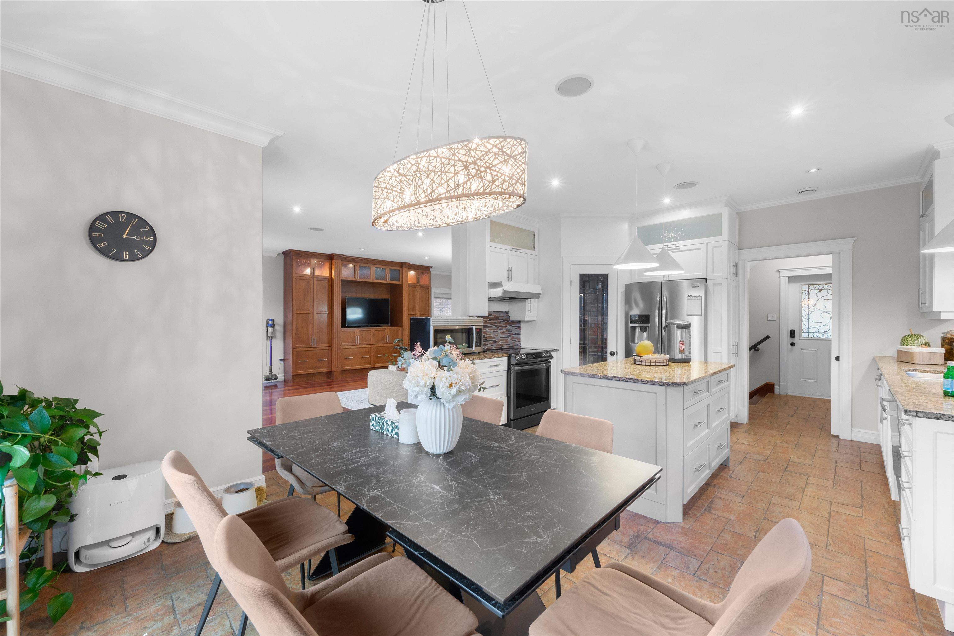 $1,099,900.00: 59 Sedgewick Place, Bedford