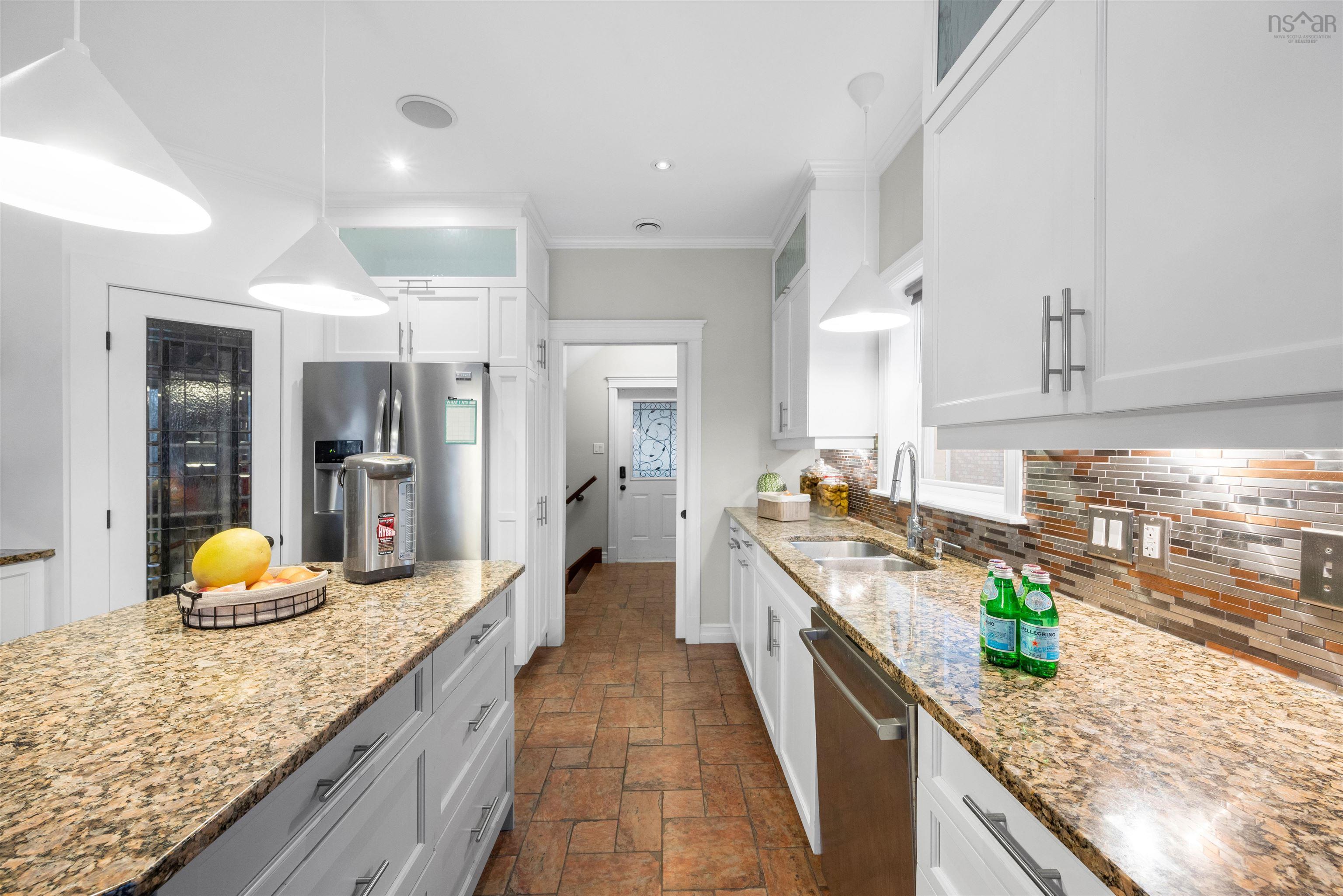 $1,099,900.00: 59 Sedgewick Place, Bedford
