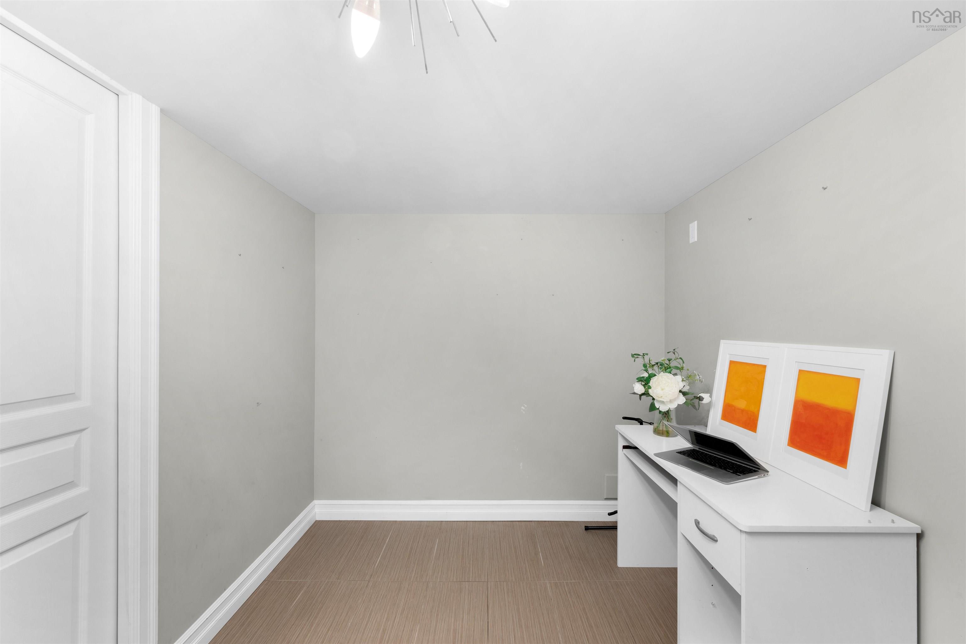 $1,099,900.00: 59 Sedgewick Place, Bedford