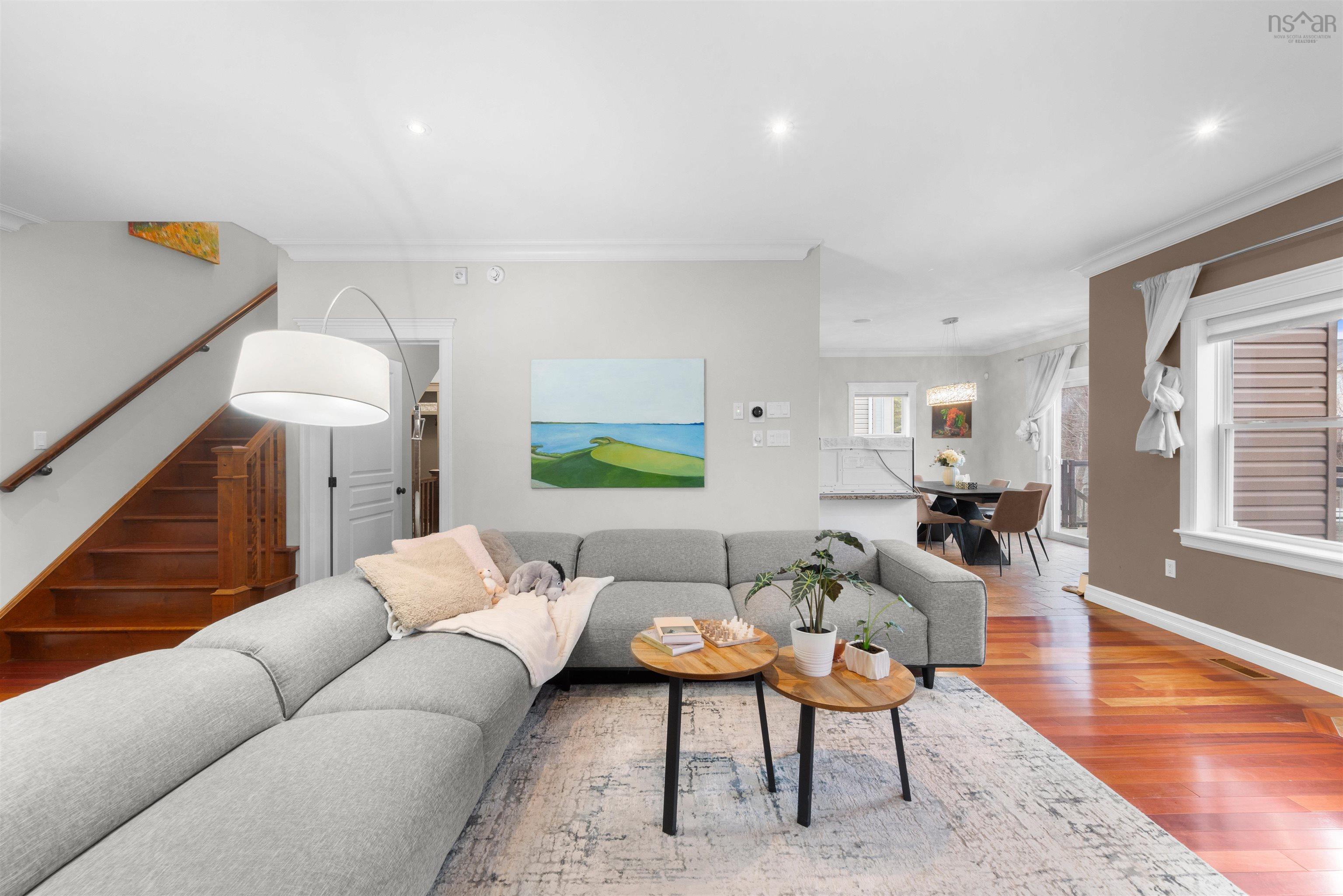 $1,099,900.00: 59 Sedgewick Place, Bedford