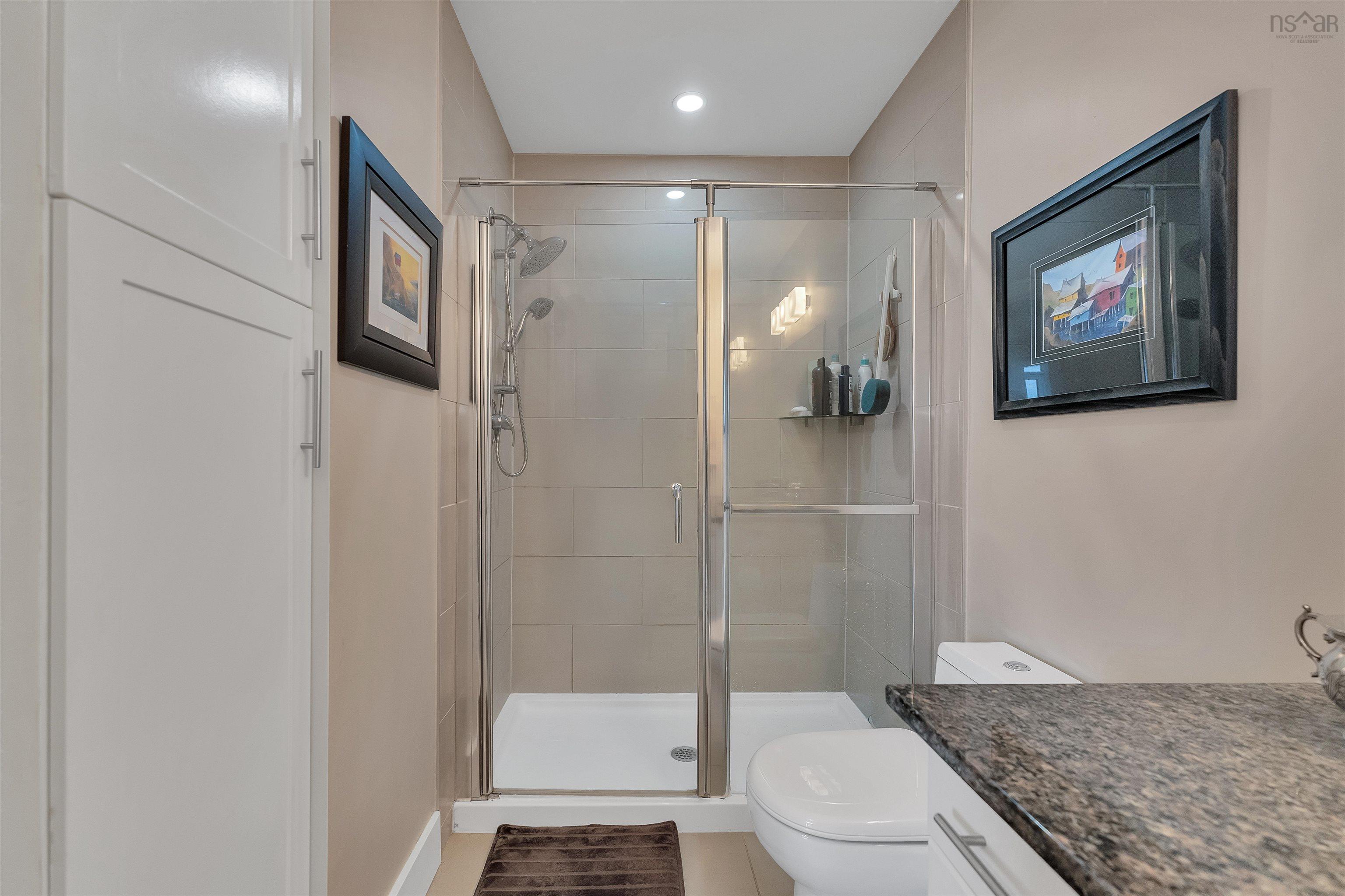 $599,900.00: 1003 31 Kings Wharf Place, Dartmouth