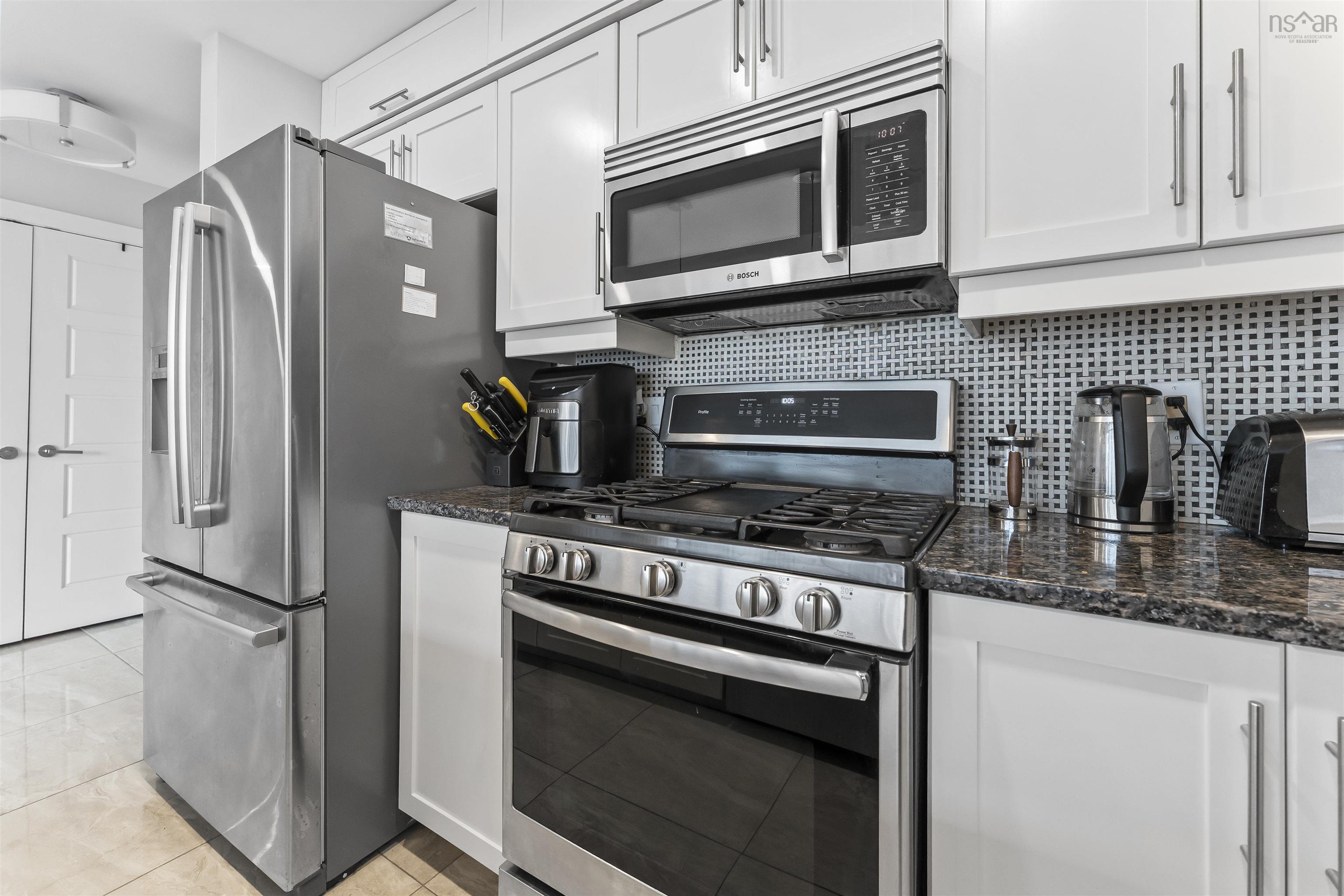 $599,900.00: 1003 31 Kings Wharf Place, Dartmouth