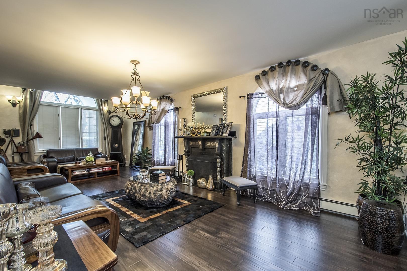 $1,595,900.00: 775 YOUNG Avenue, Halifax