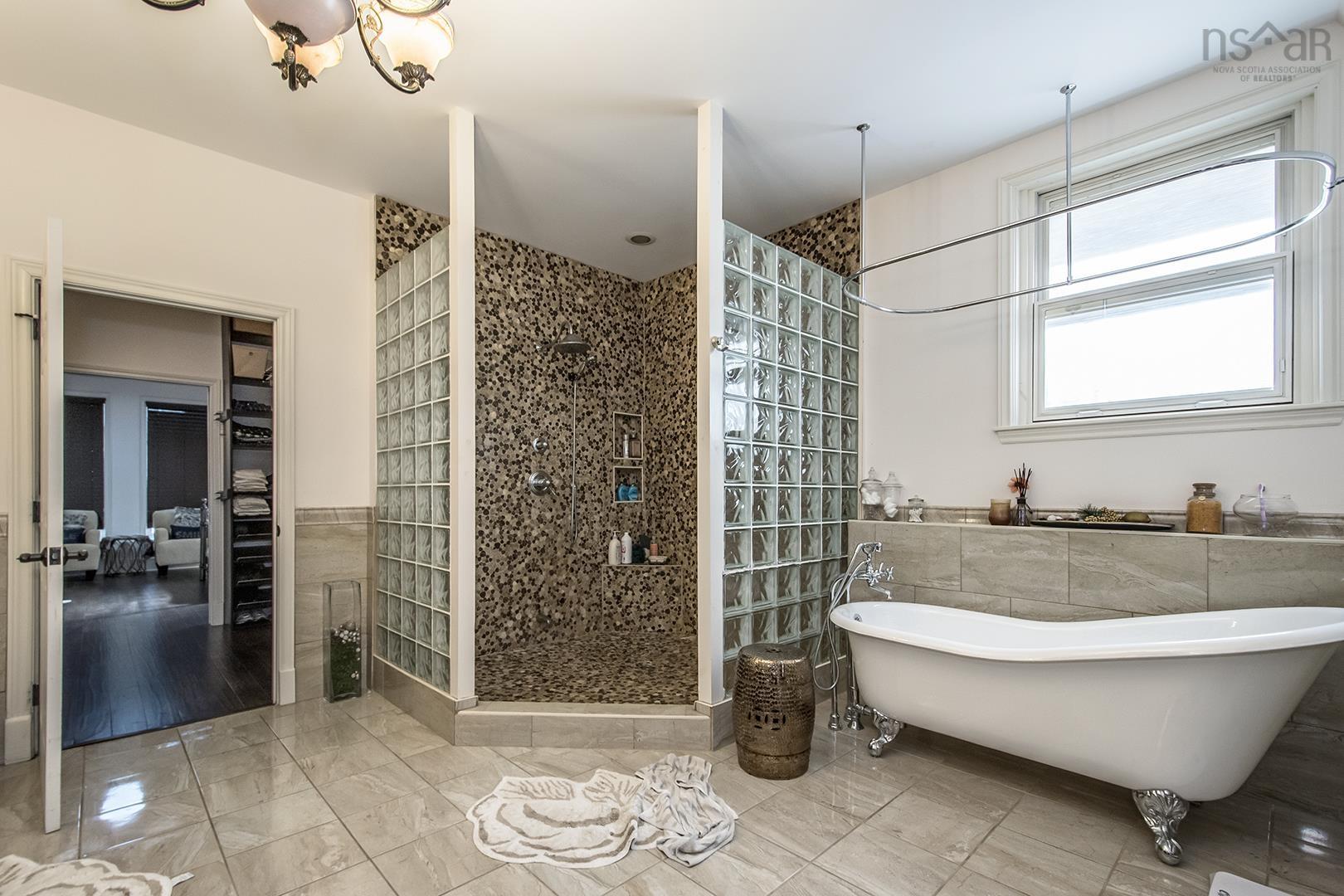 $1,595,900.00: 775 YOUNG Avenue, Halifax