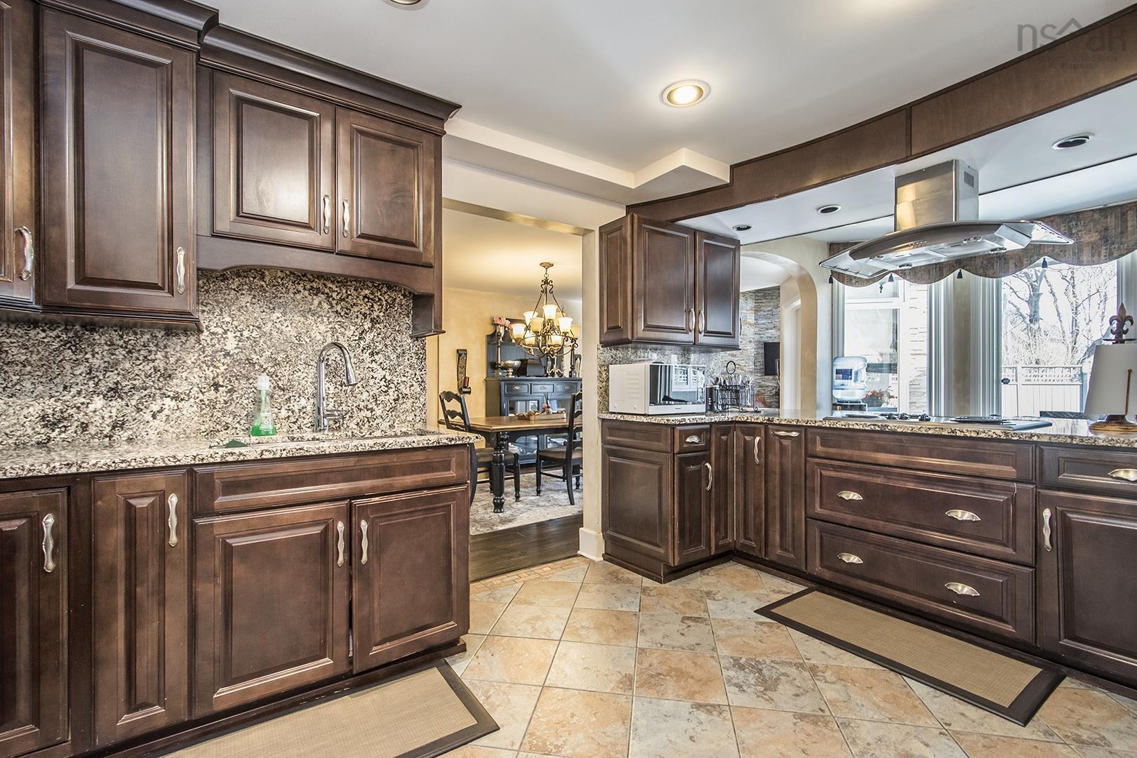 $1,595,900.00: 775 YOUNG Avenue, Halifax