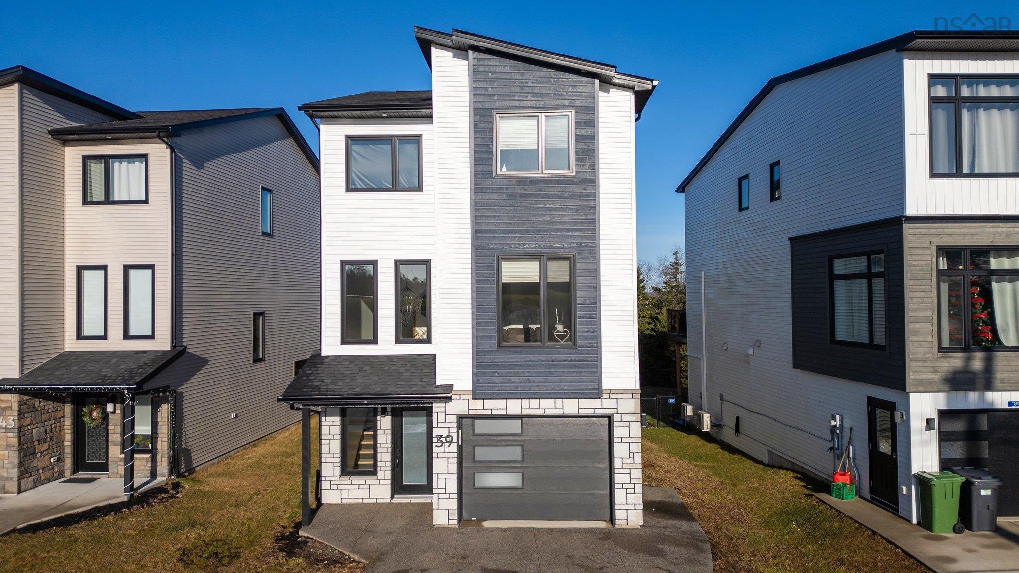 $785,000.00: 39 Amalfi Way, Timberlea