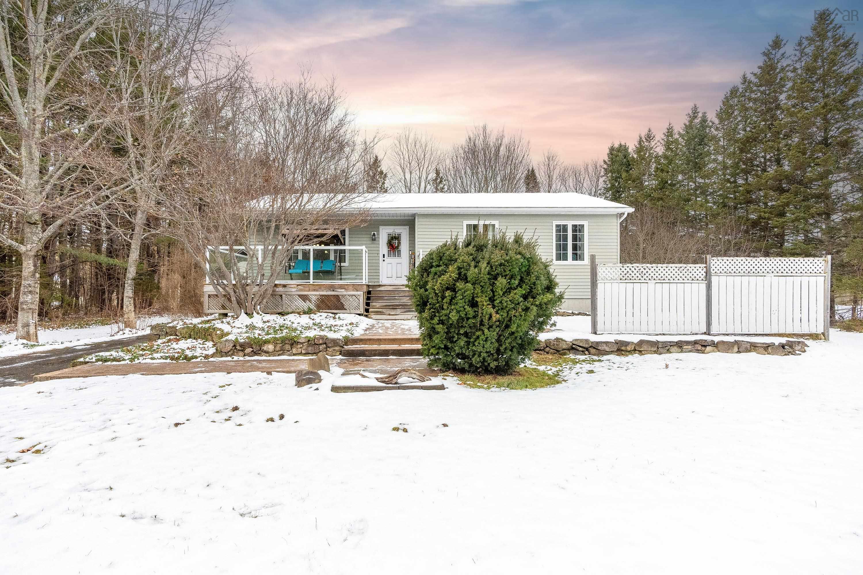 $374,900.00: 43 Hemlock Drive, Meadowvale