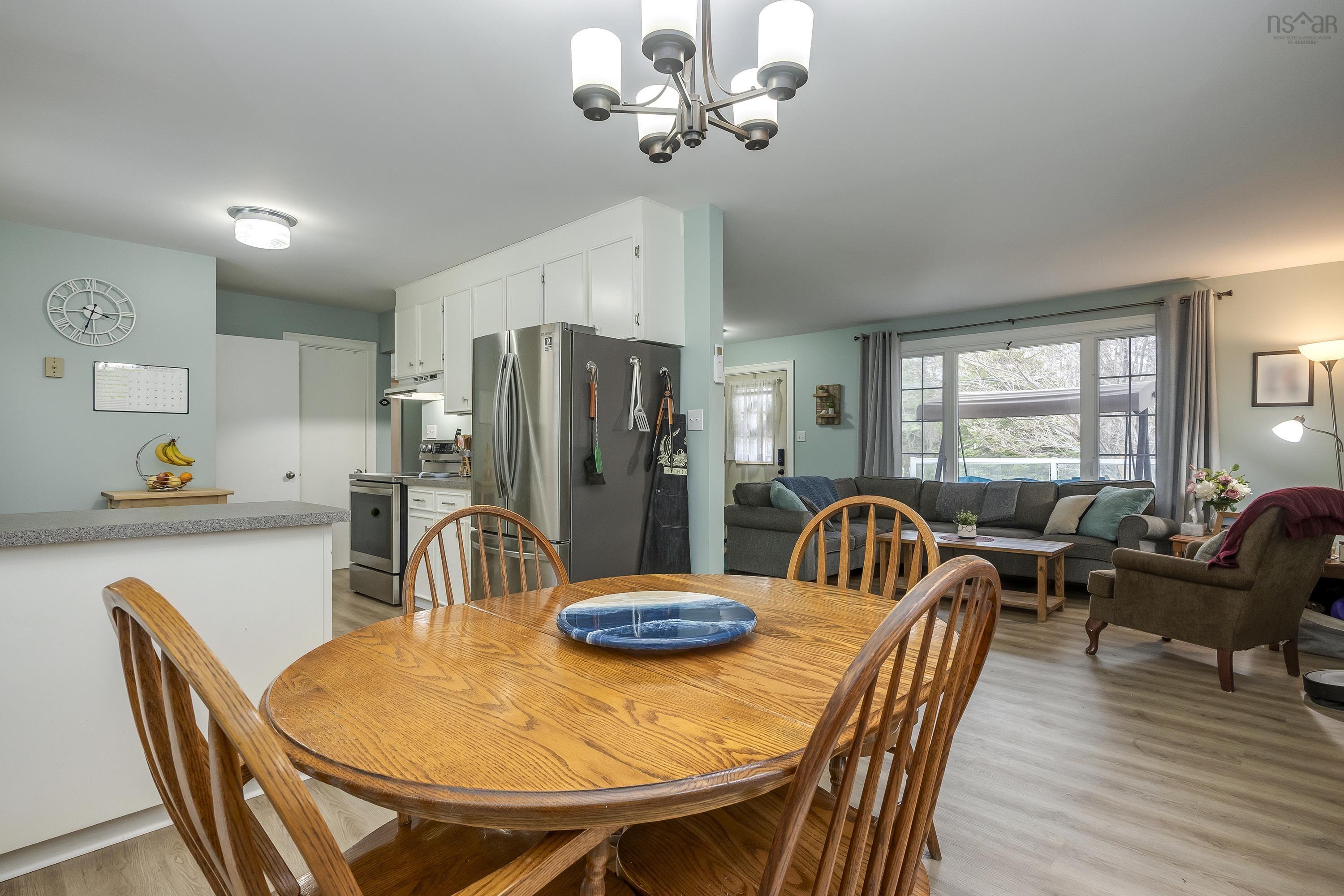 $374,900.00: 43 Hemlock Drive, Meadowvale