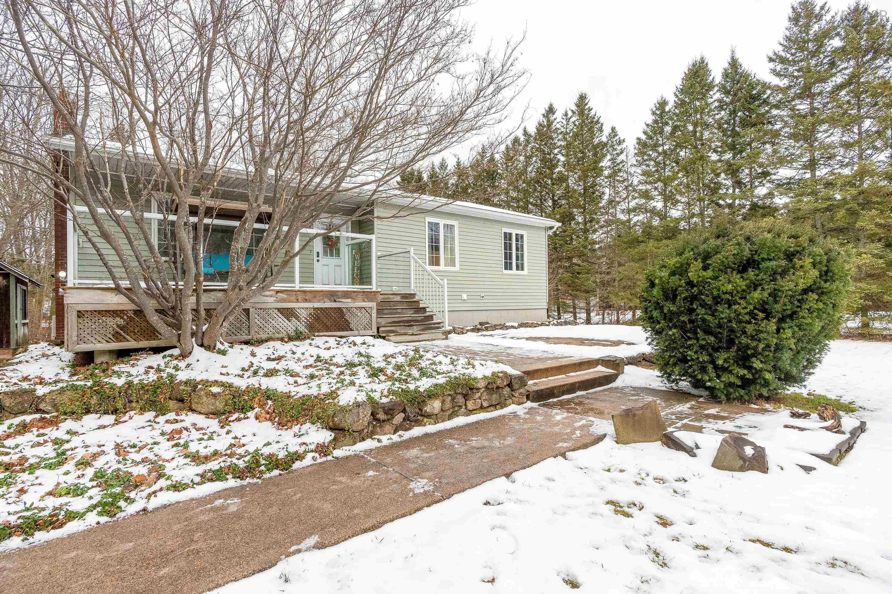 $374,900.00: 43 Hemlock Drive, Meadowvale