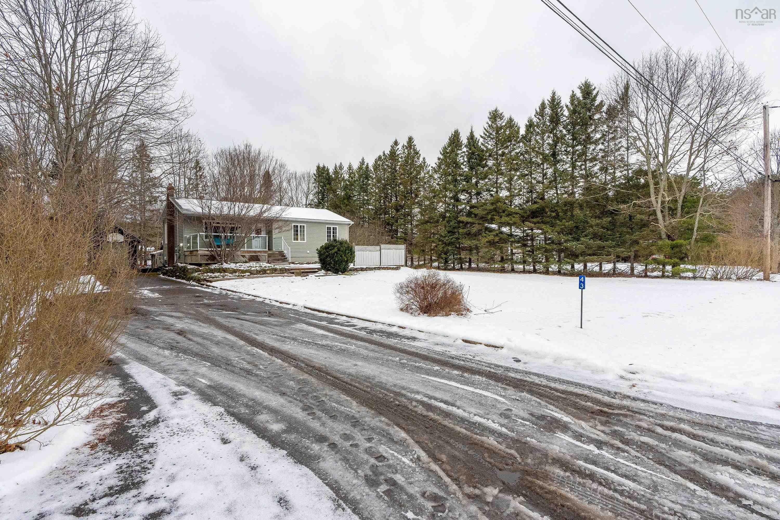$374,900.00: 43 Hemlock Drive, Meadowvale