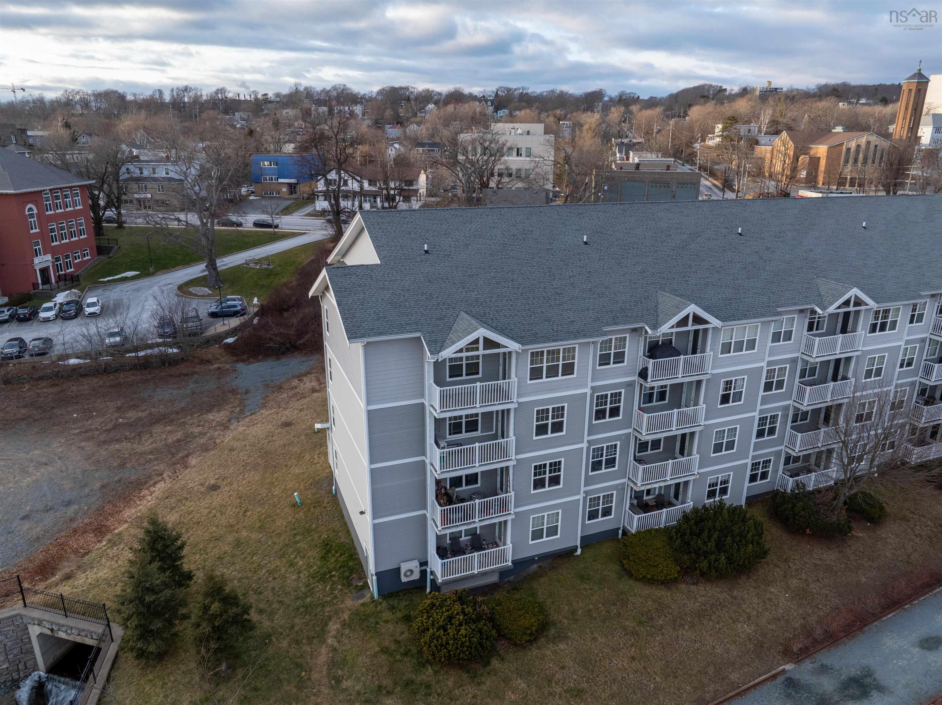 $449,900.00: 409 162 Ochterloney Street, Dartmouth