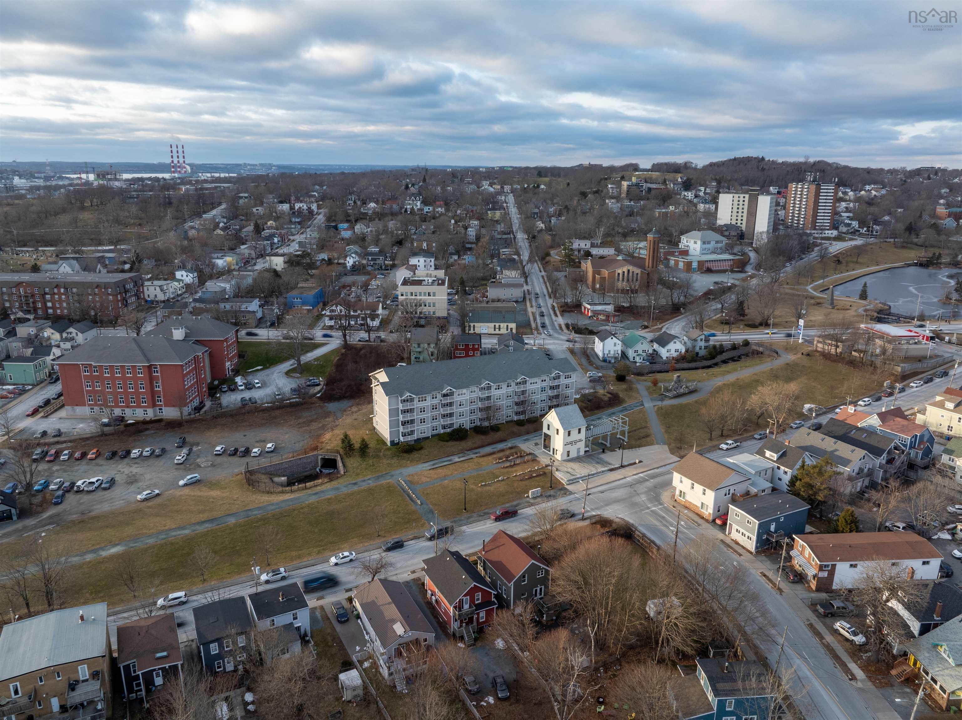 $449,900.00: 409 162 Ochterloney Street, Dartmouth