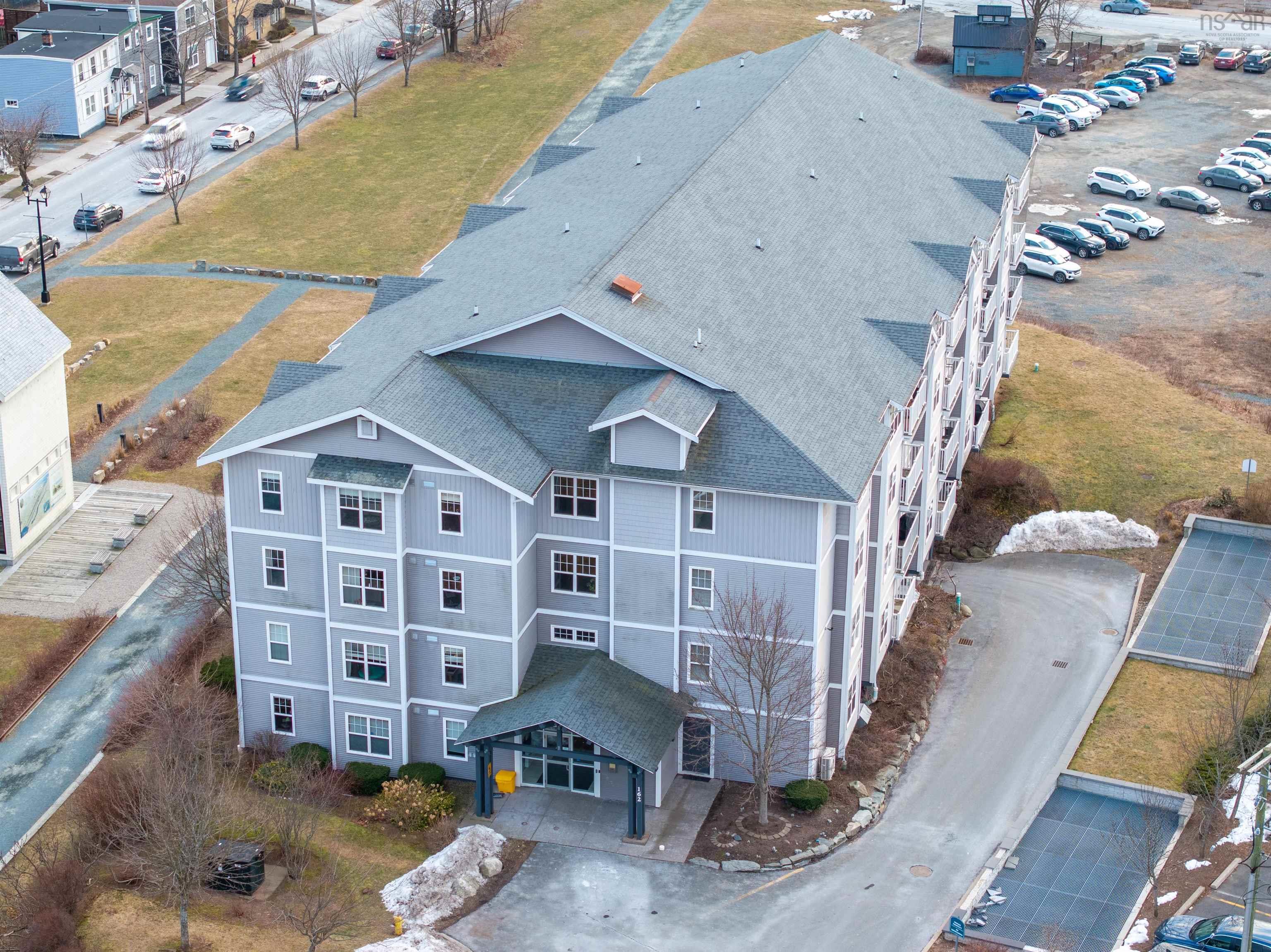 $449,900.00: 409 162 Ochterloney Street, Dartmouth