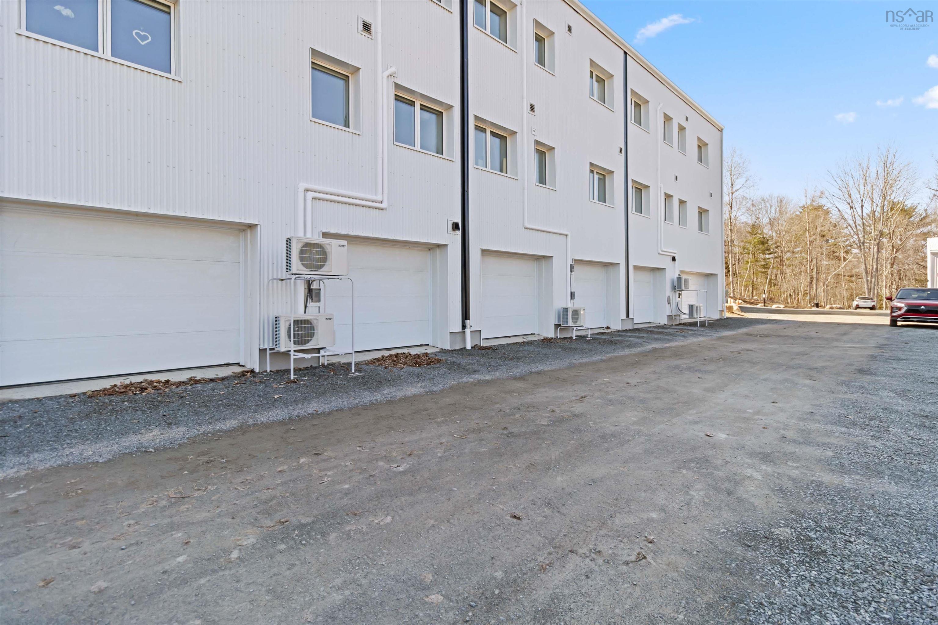 $725,000.00: 201 3-25 Treehouse Lane, Bridgewater