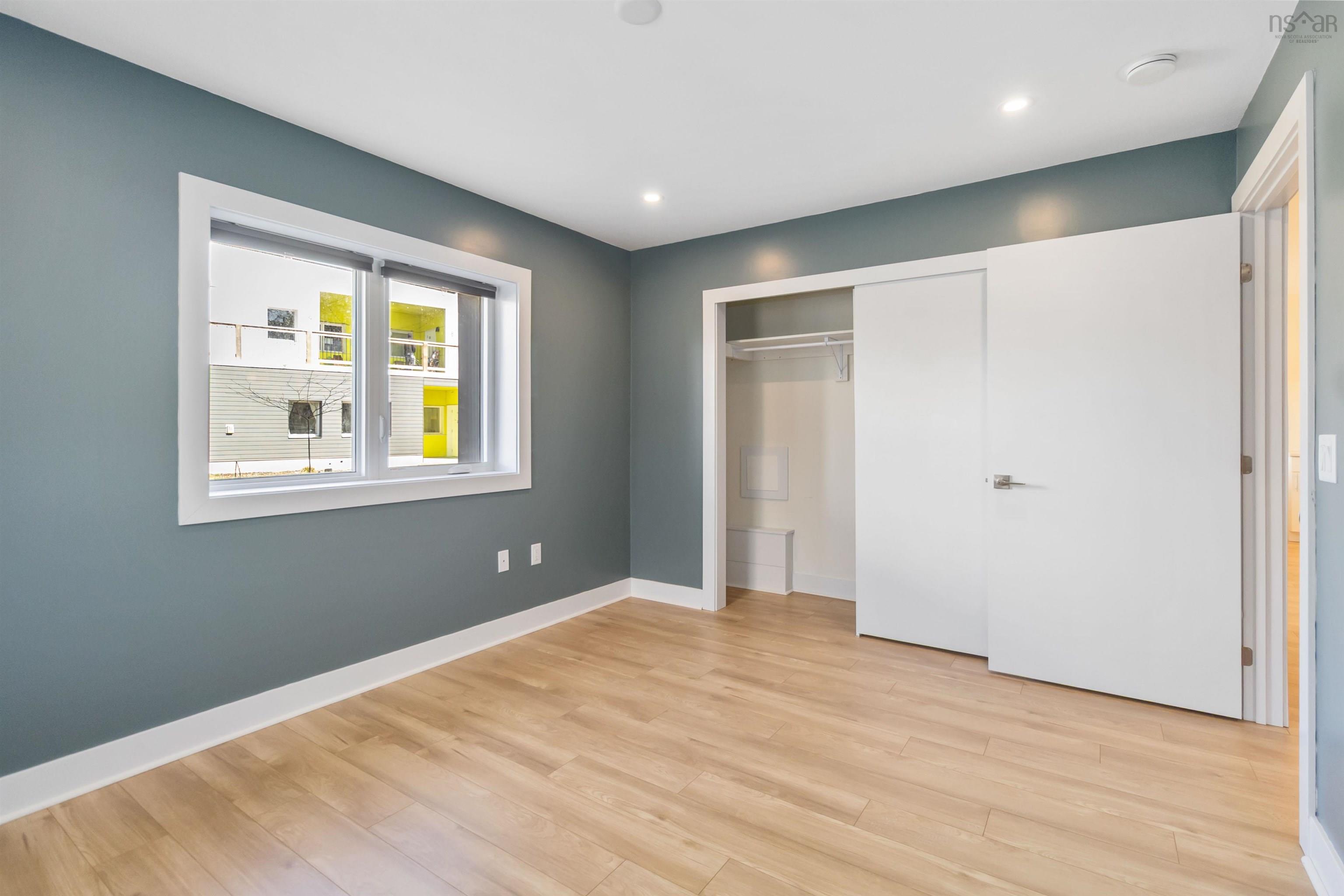$725,000.00: 201 3-25 Treehouse Lane, Bridgewater