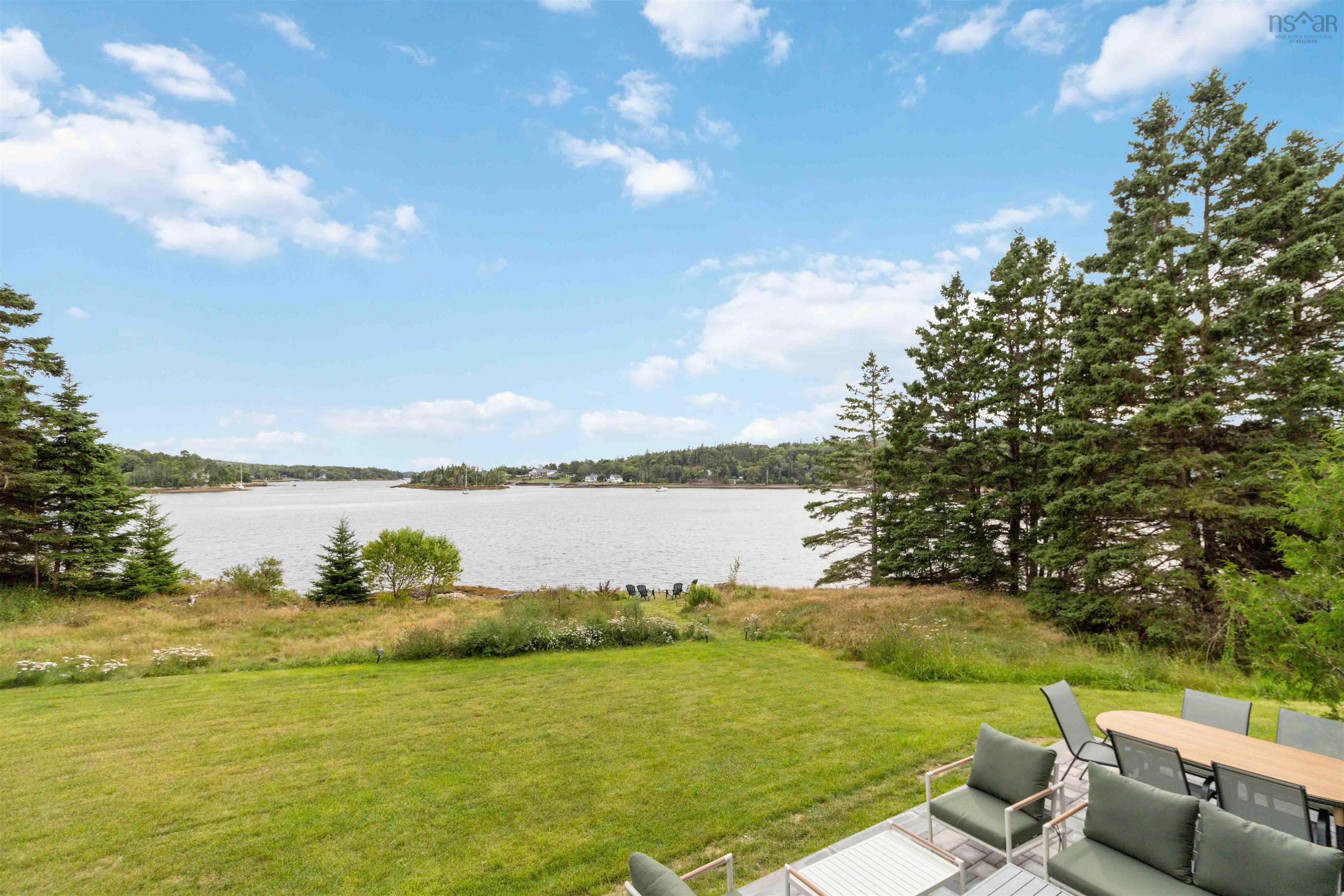 $1,950,000.00: 3432/3434 Prospect Road, Whites Lake