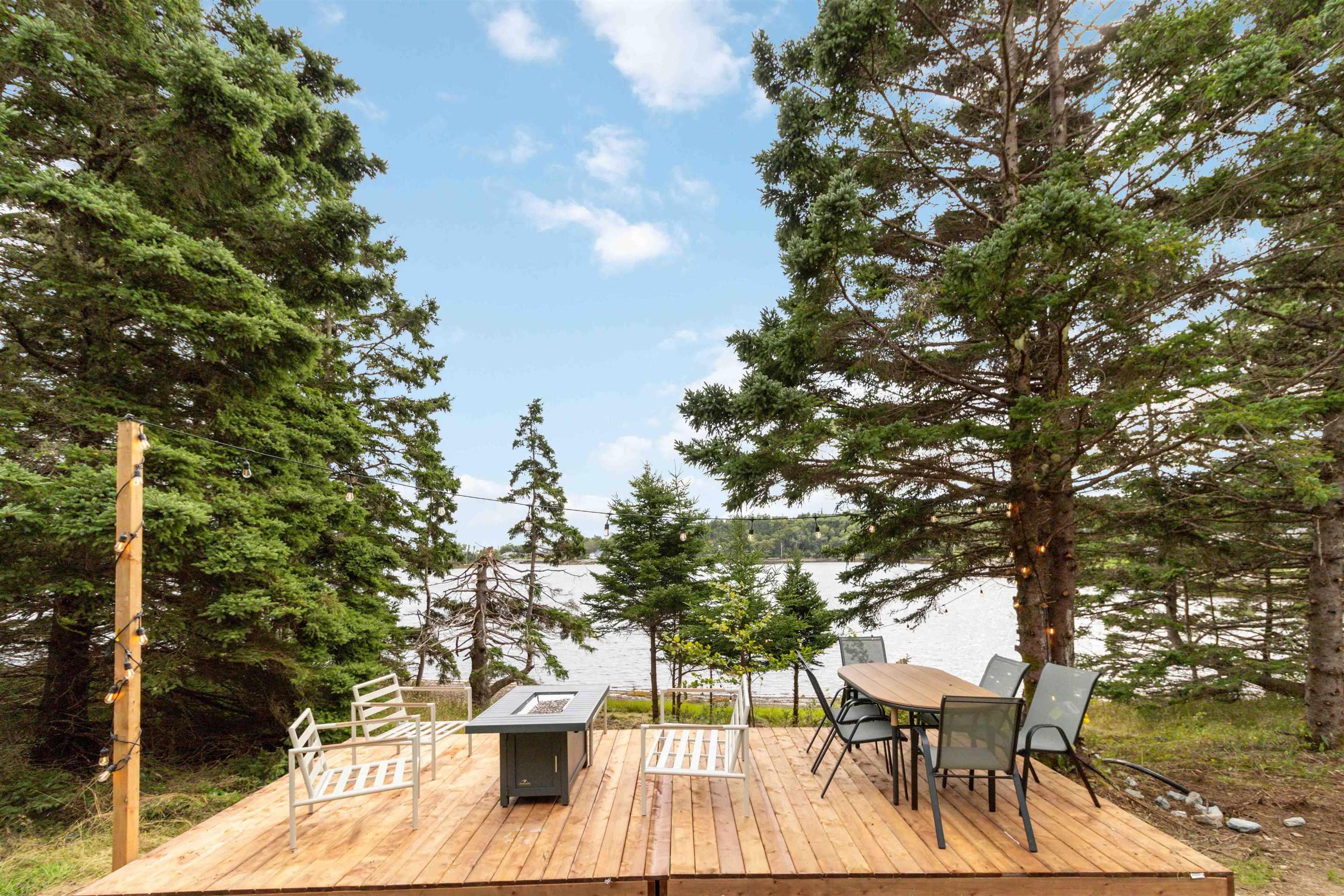 $1,950,000.00: 3432/3434 Prospect Road, Whites Lake