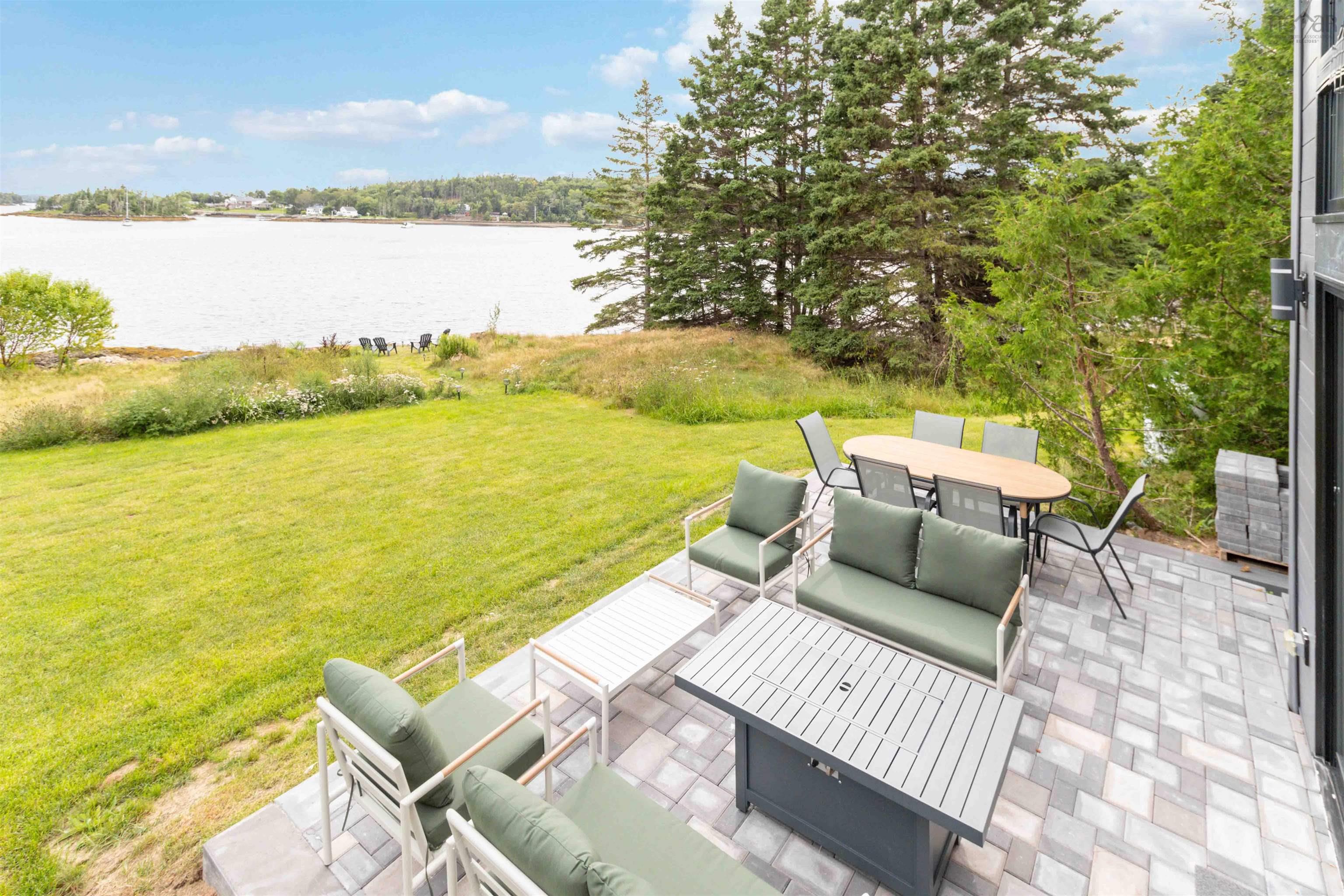 $1,950,000.00: 3432/3434 Prospect Road, Whites Lake