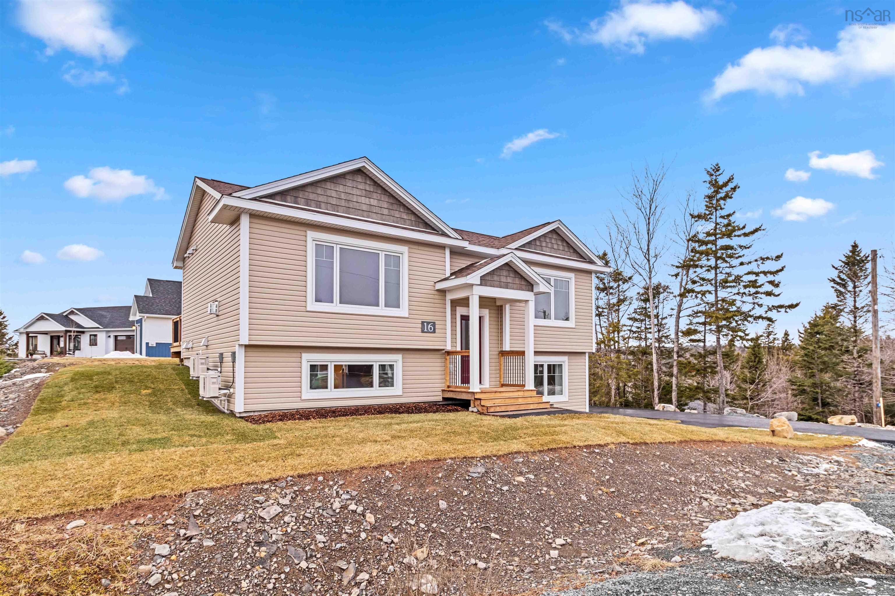 $563,900.00: 16 Coralberry, Porters Lake