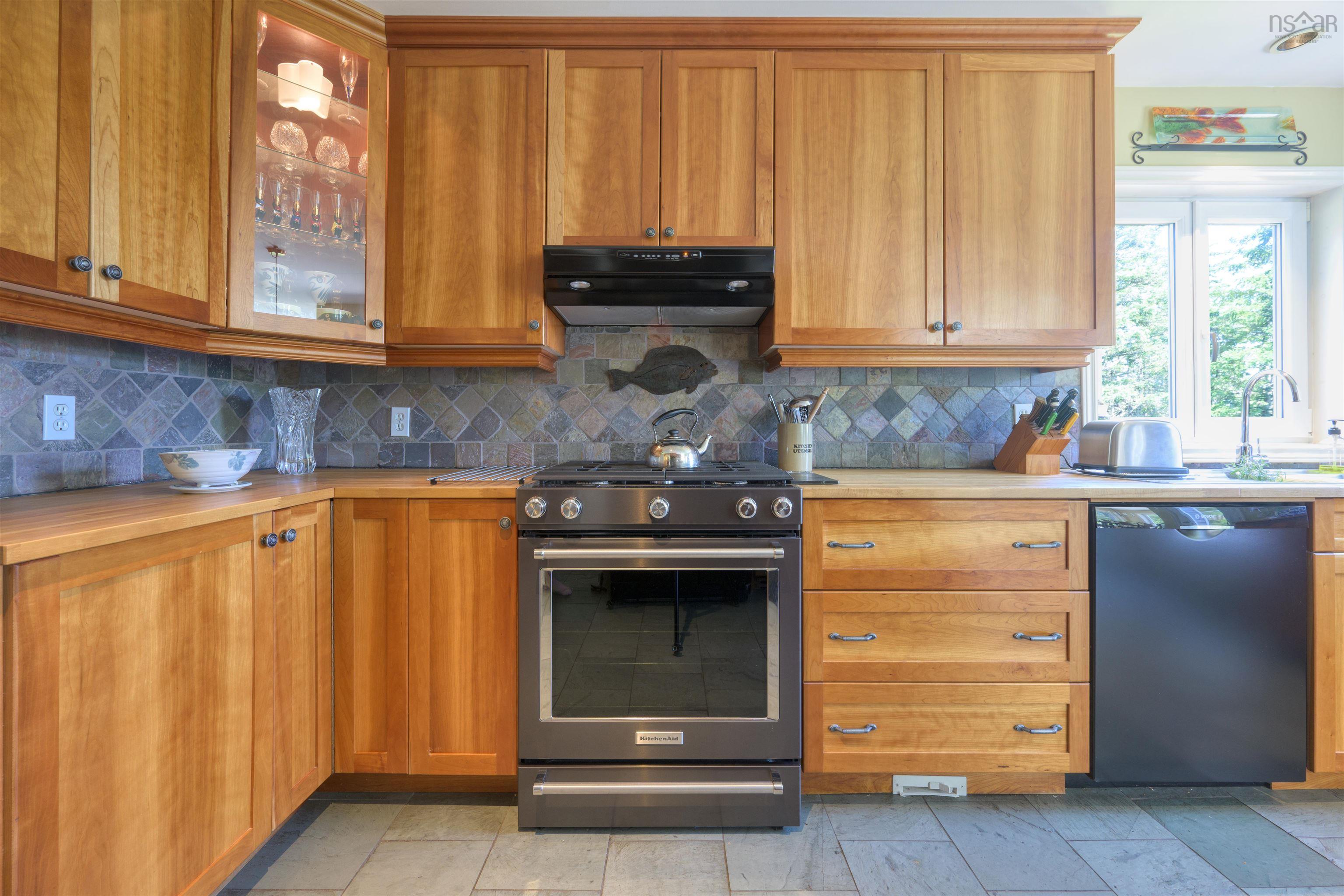 $999,000.00: 55 Lintlops Road, Murphy Cove
