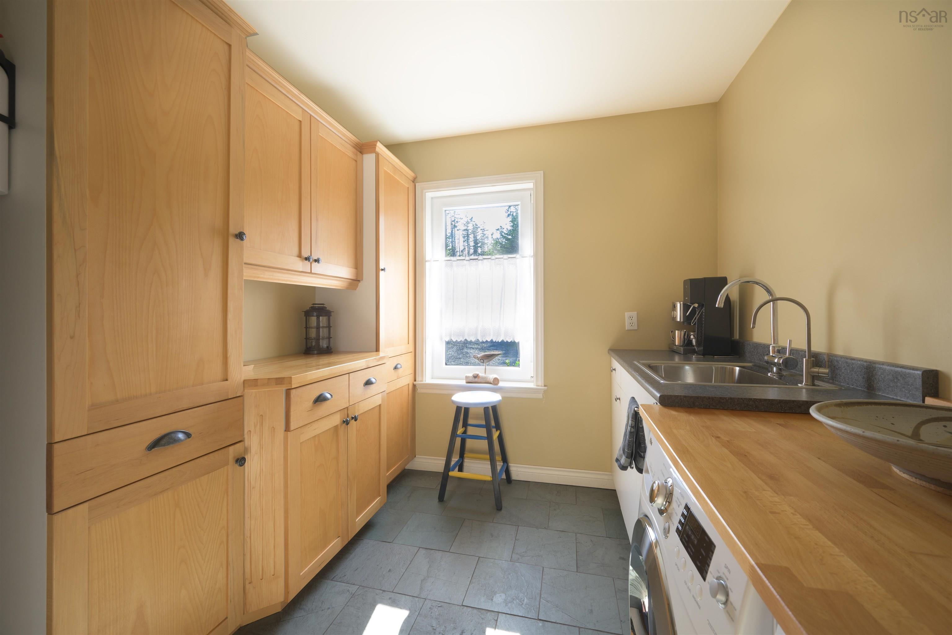 $999,000.00: 55 Lintlops Road, Murphy Cove