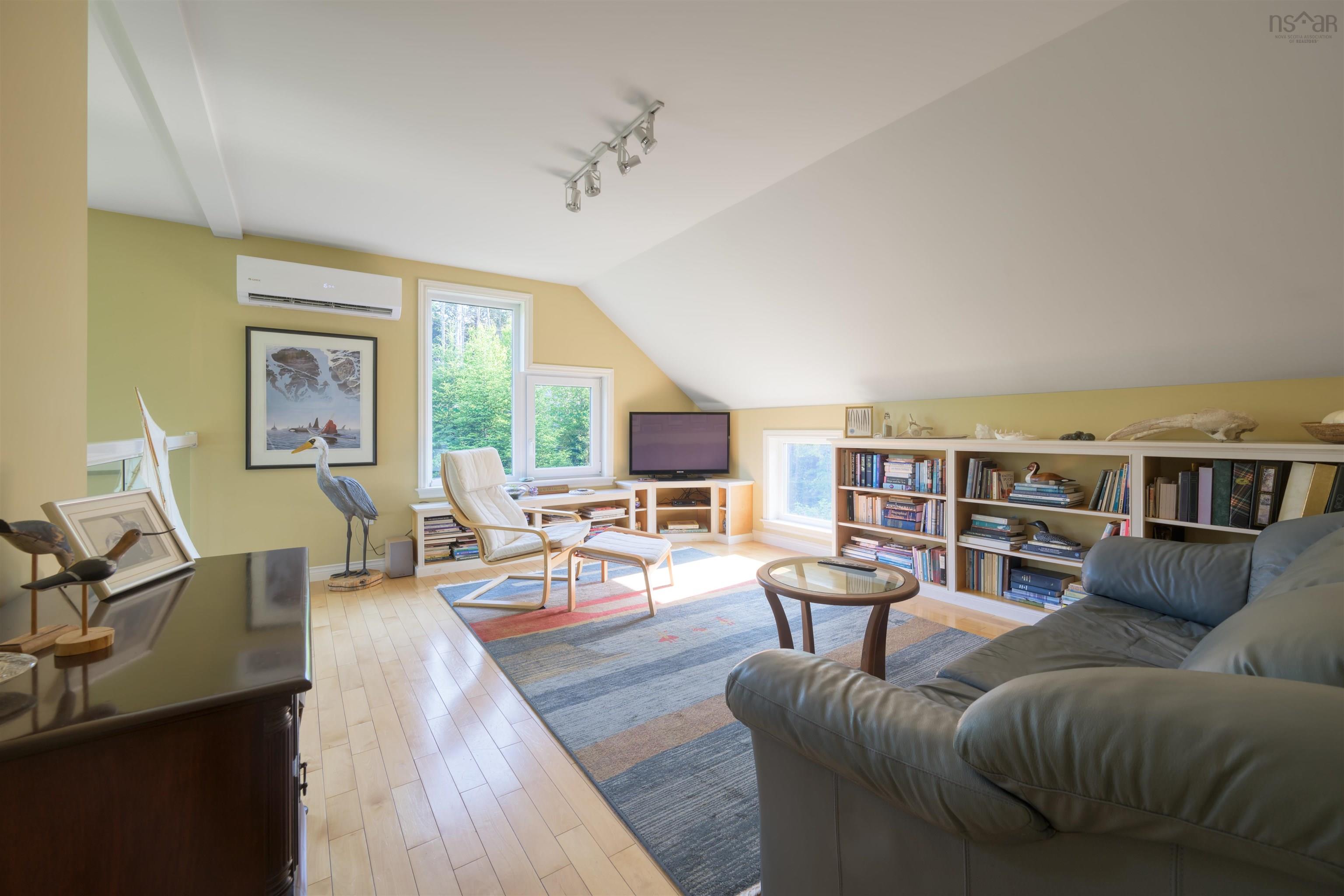 $999,000.00: 55 Lintlops Road, Murphy Cove