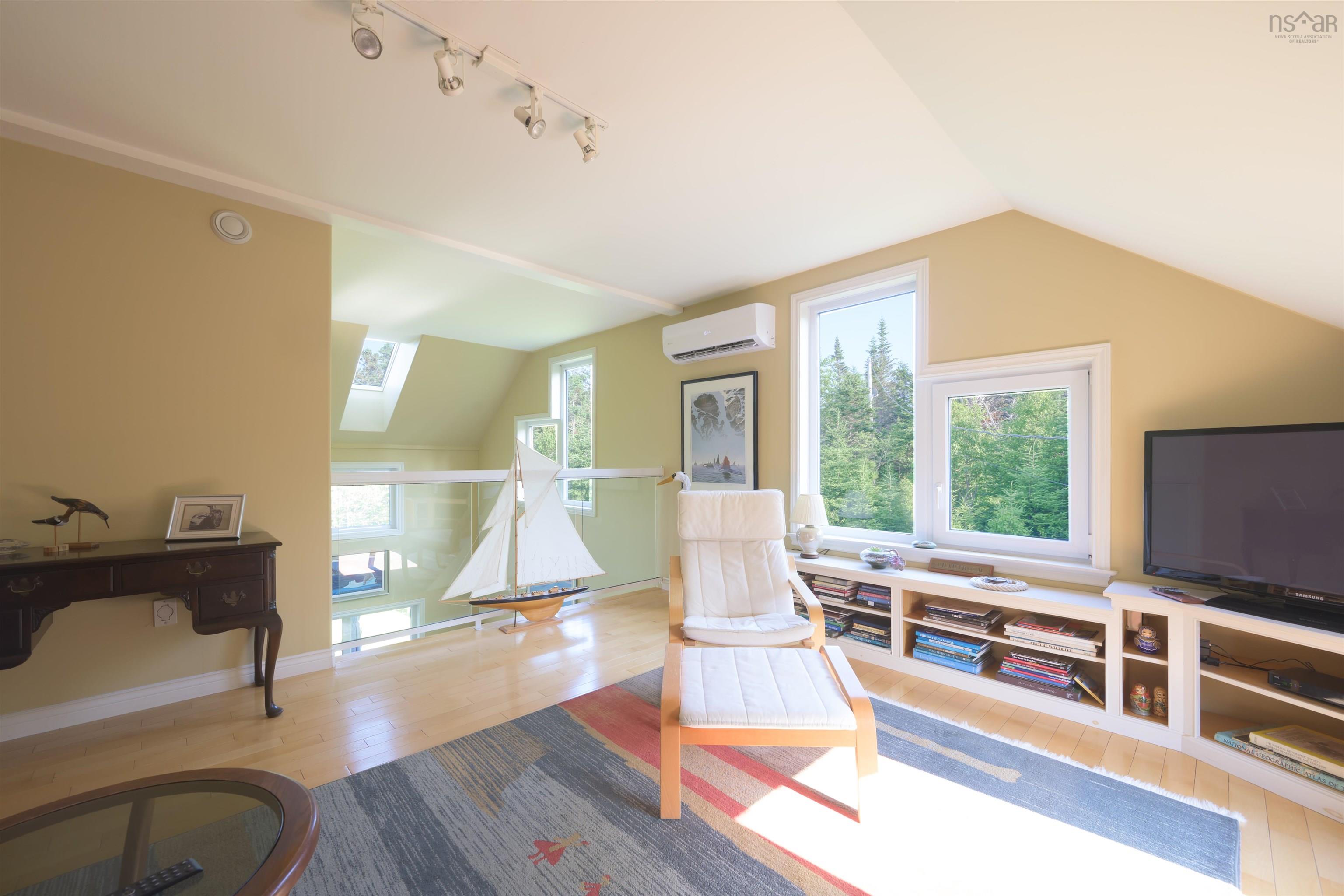 $999,000.00: 55 Lintlops Road, Murphy Cove