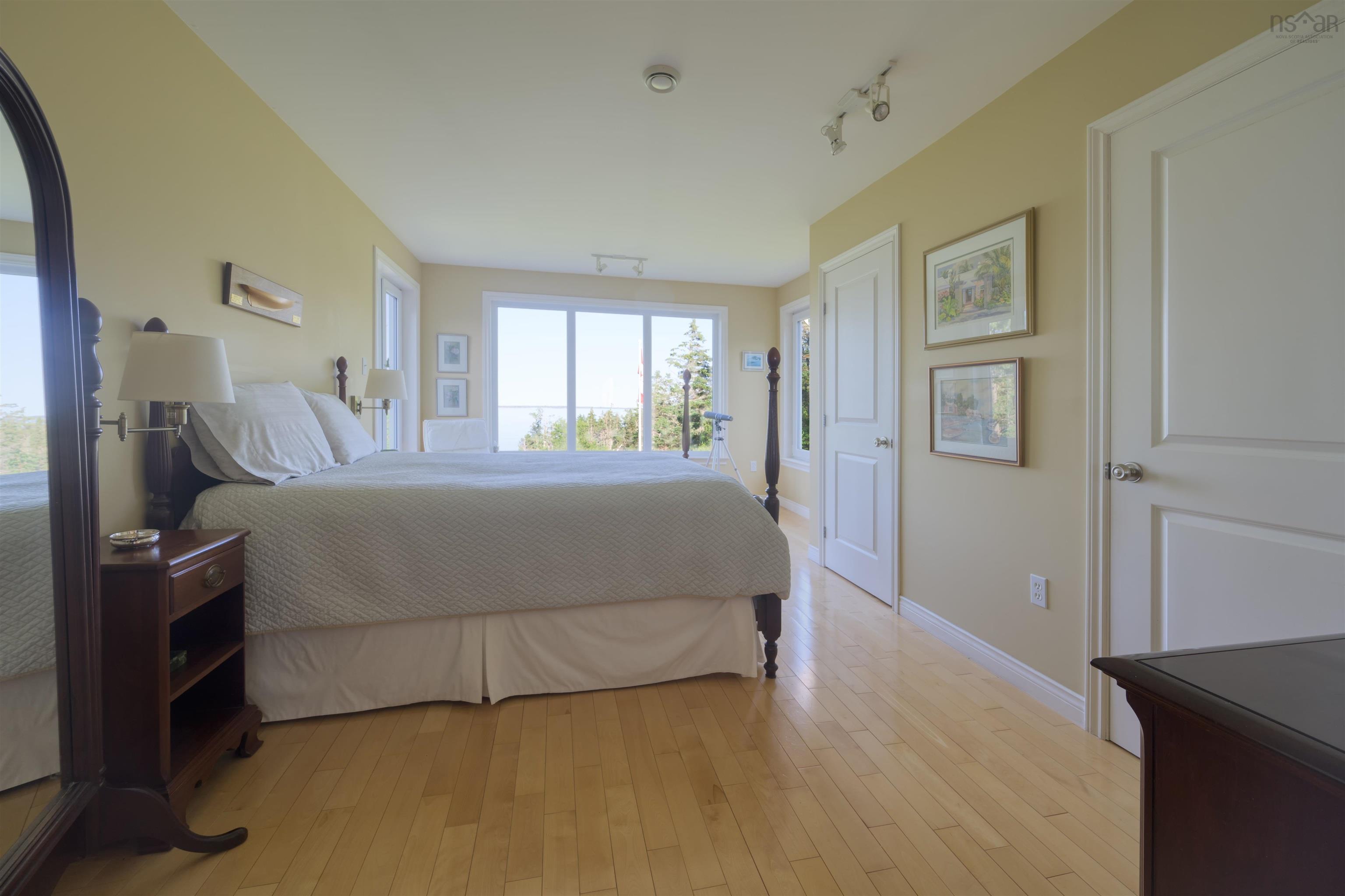 $999,000.00: 55 Lintlops Road, Murphy Cove