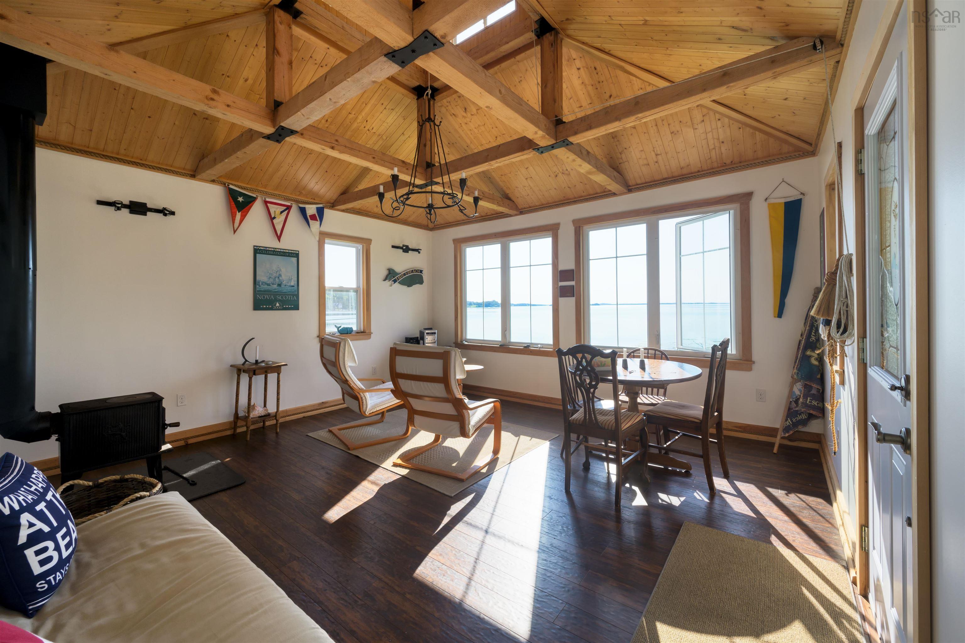 $999,000.00: 55 Lintlops Road, Murphy Cove