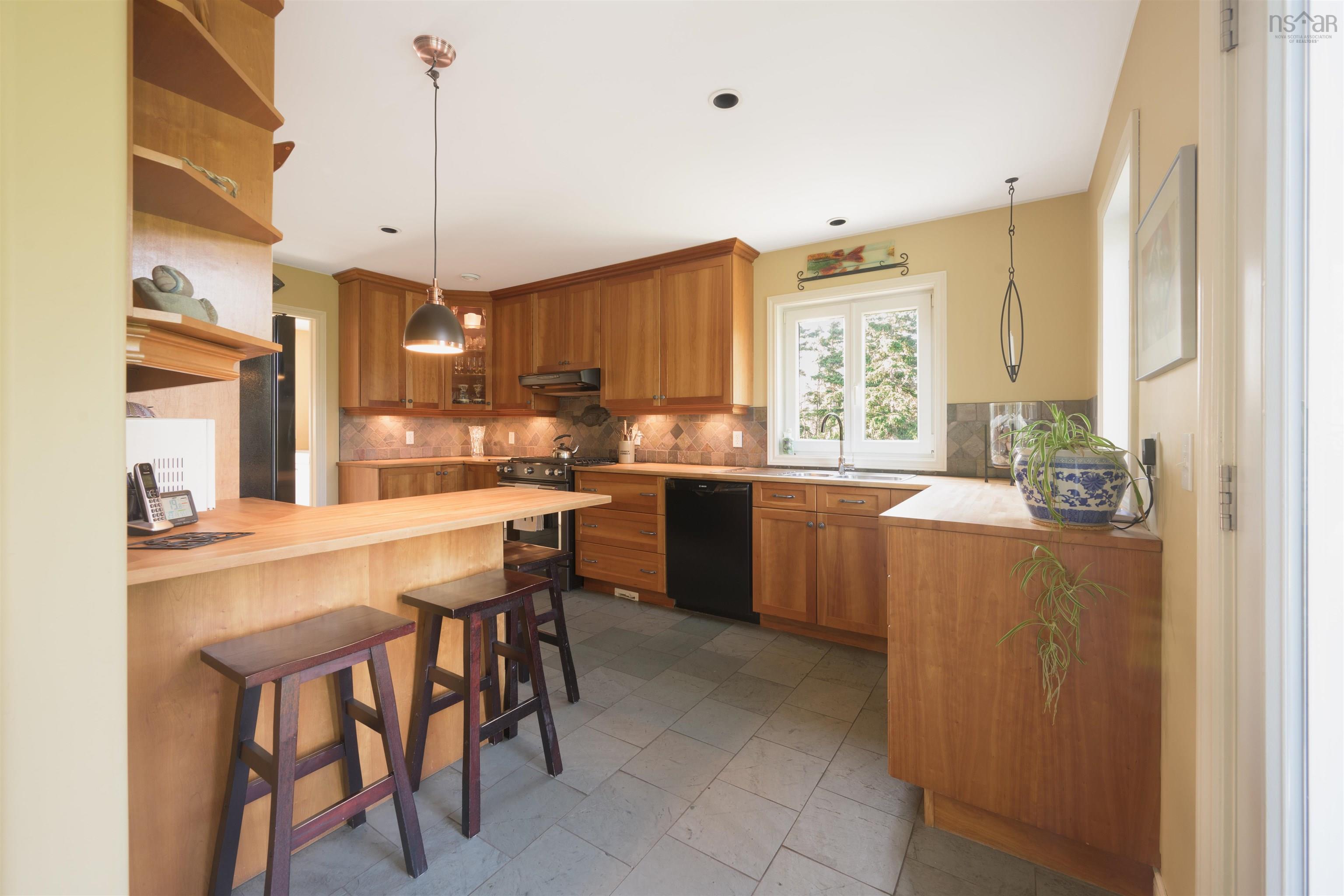 $999,000.00: 55 Lintlops Road, Murphy Cove