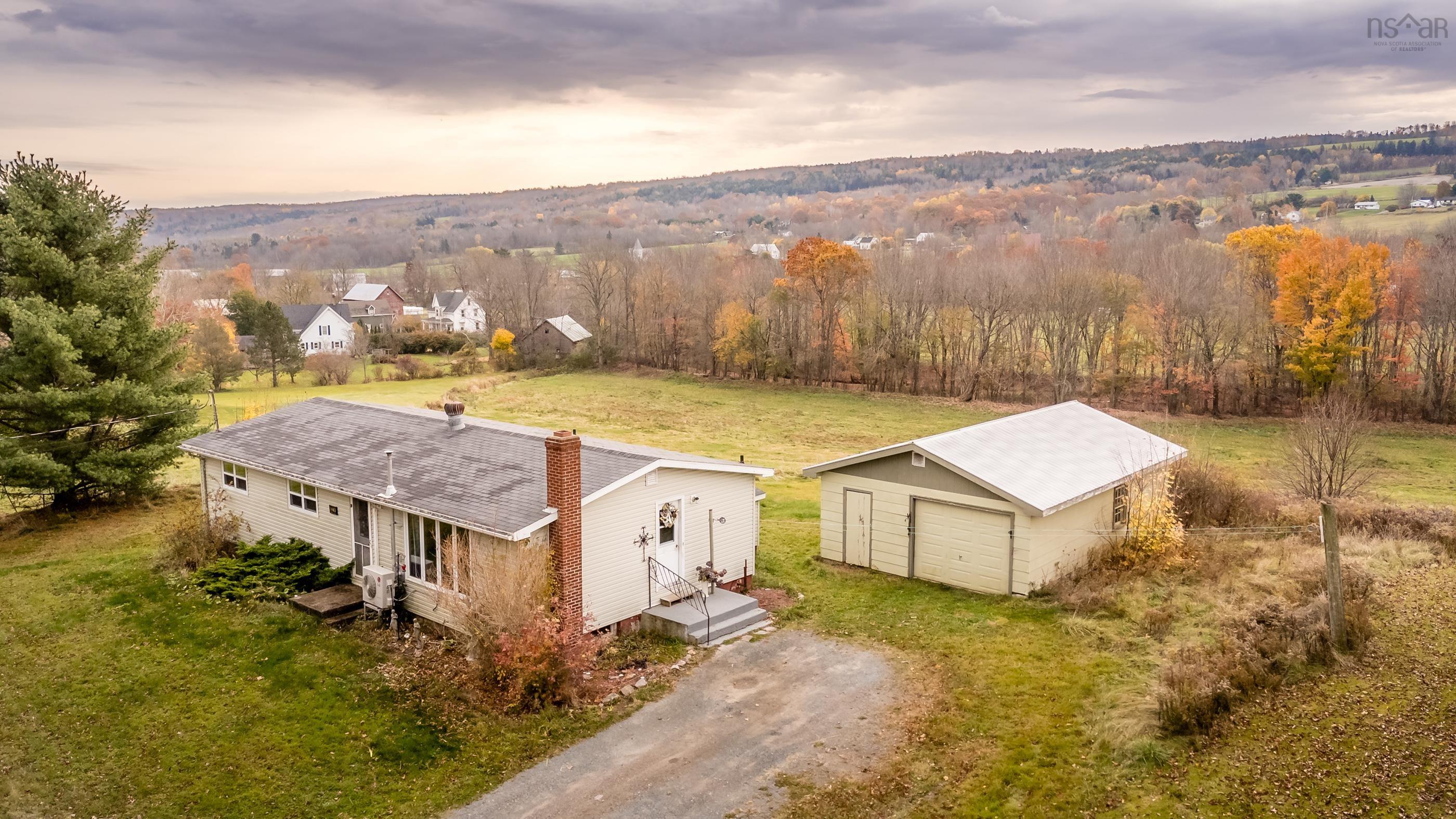 $474,900.00: 2214 White Rock Road, Gaspereau