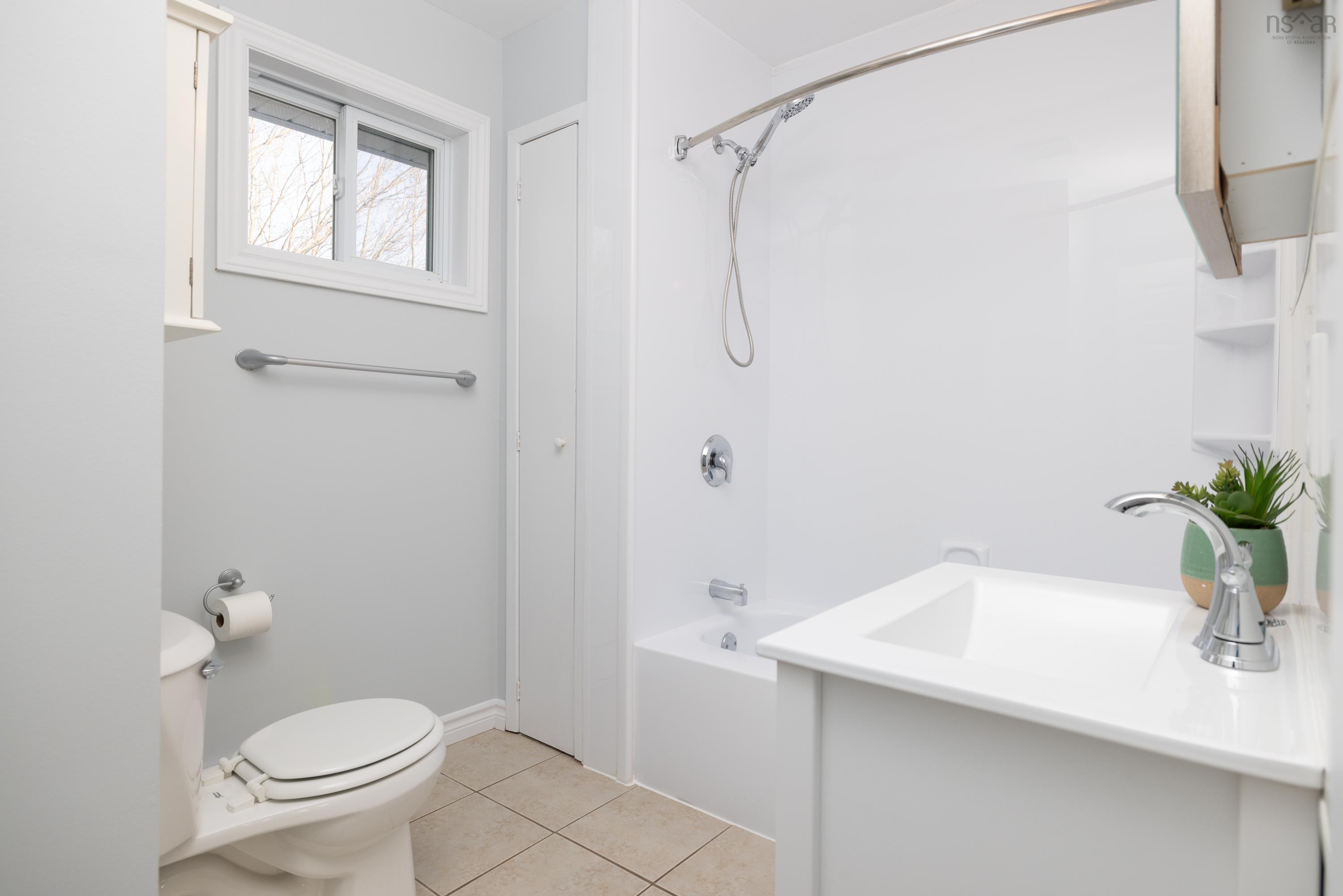 $399,900.00: 14 Valkyrie Crescent, Dartmouth