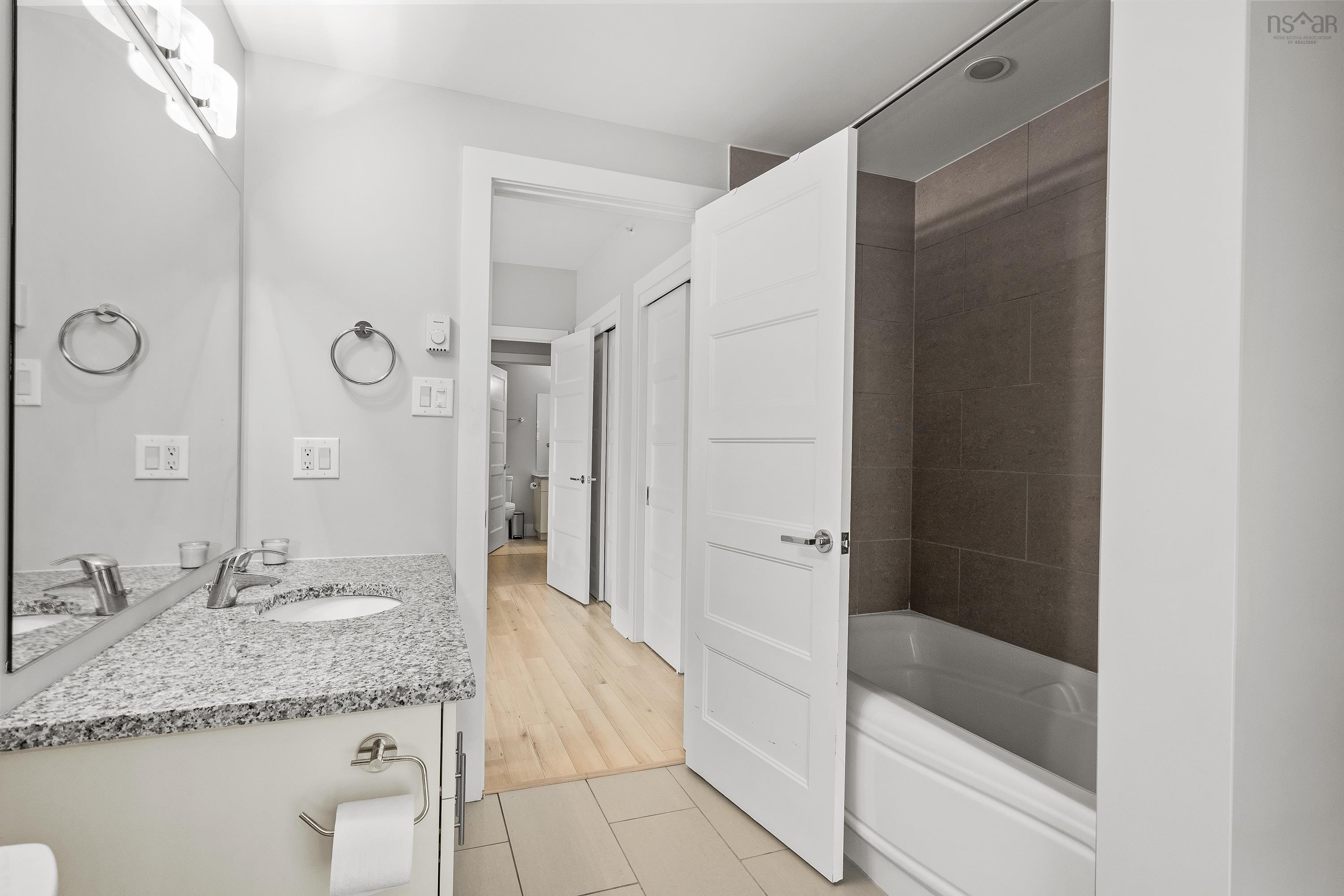 $599,000.00: 906 15 Kings Wharf Place, Dartmouth