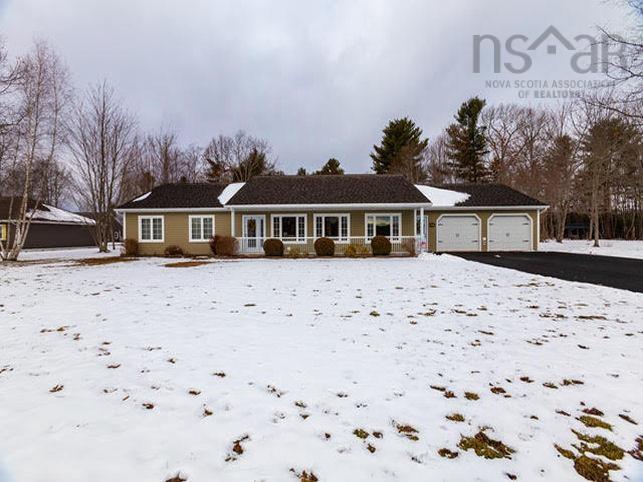 $624,500.00: 1905 Middle Road, Nictaux
