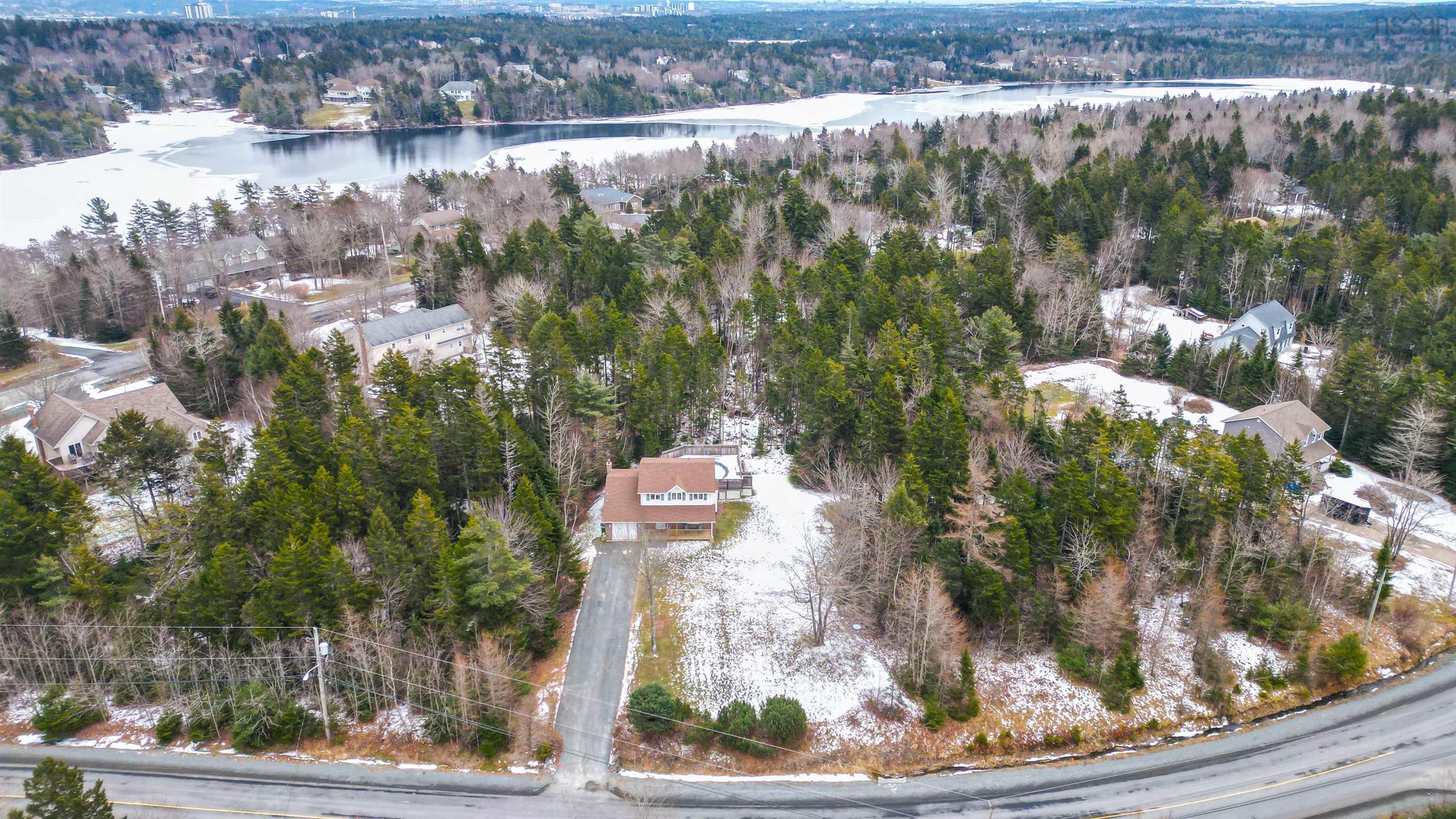 $699,900.00: 226 Kingswood Drive, Kingswood