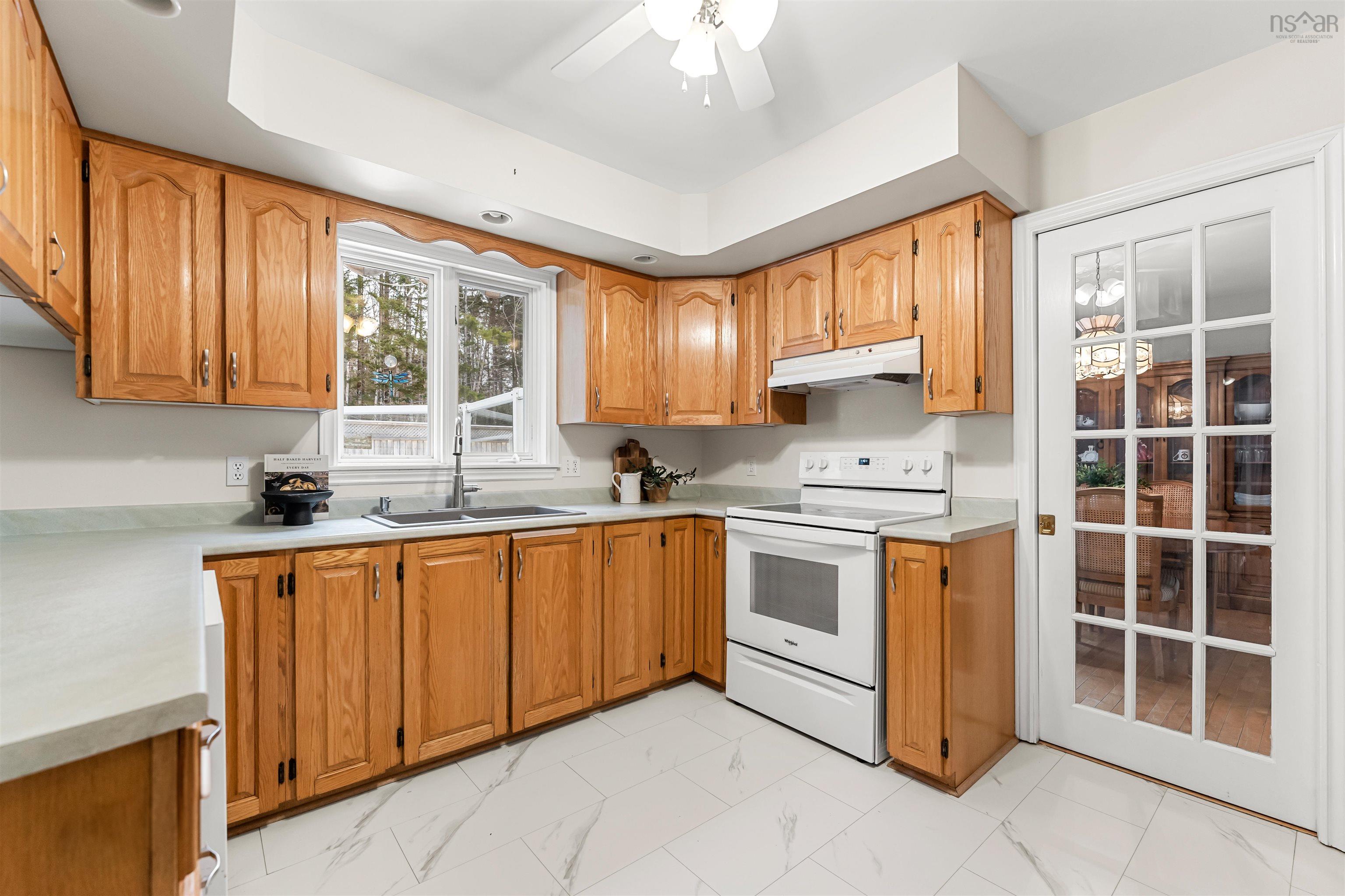 $699,900.00: 226 Kingswood Drive, Kingswood