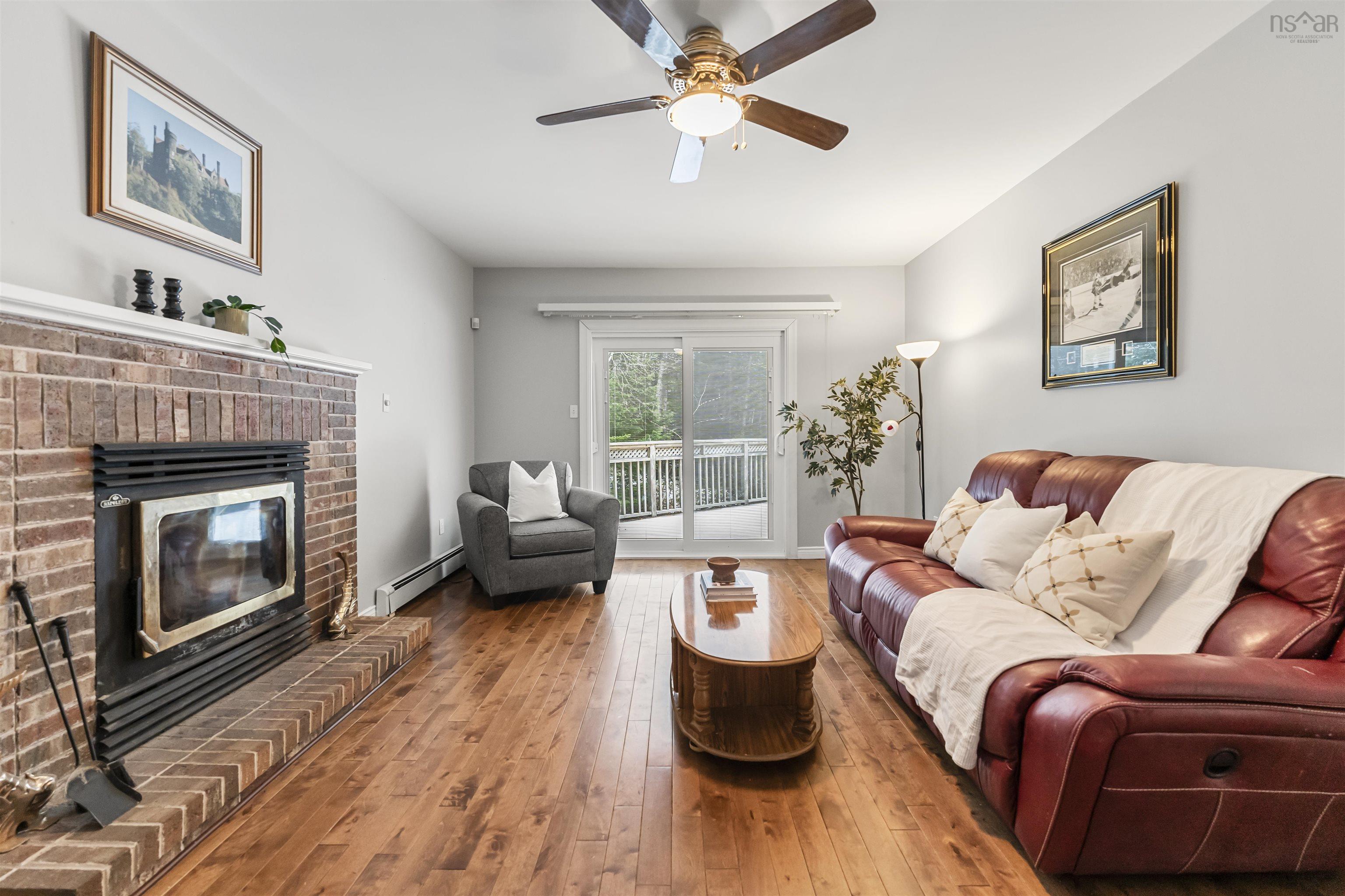 $699,900.00: 226 Kingswood Drive, Kingswood