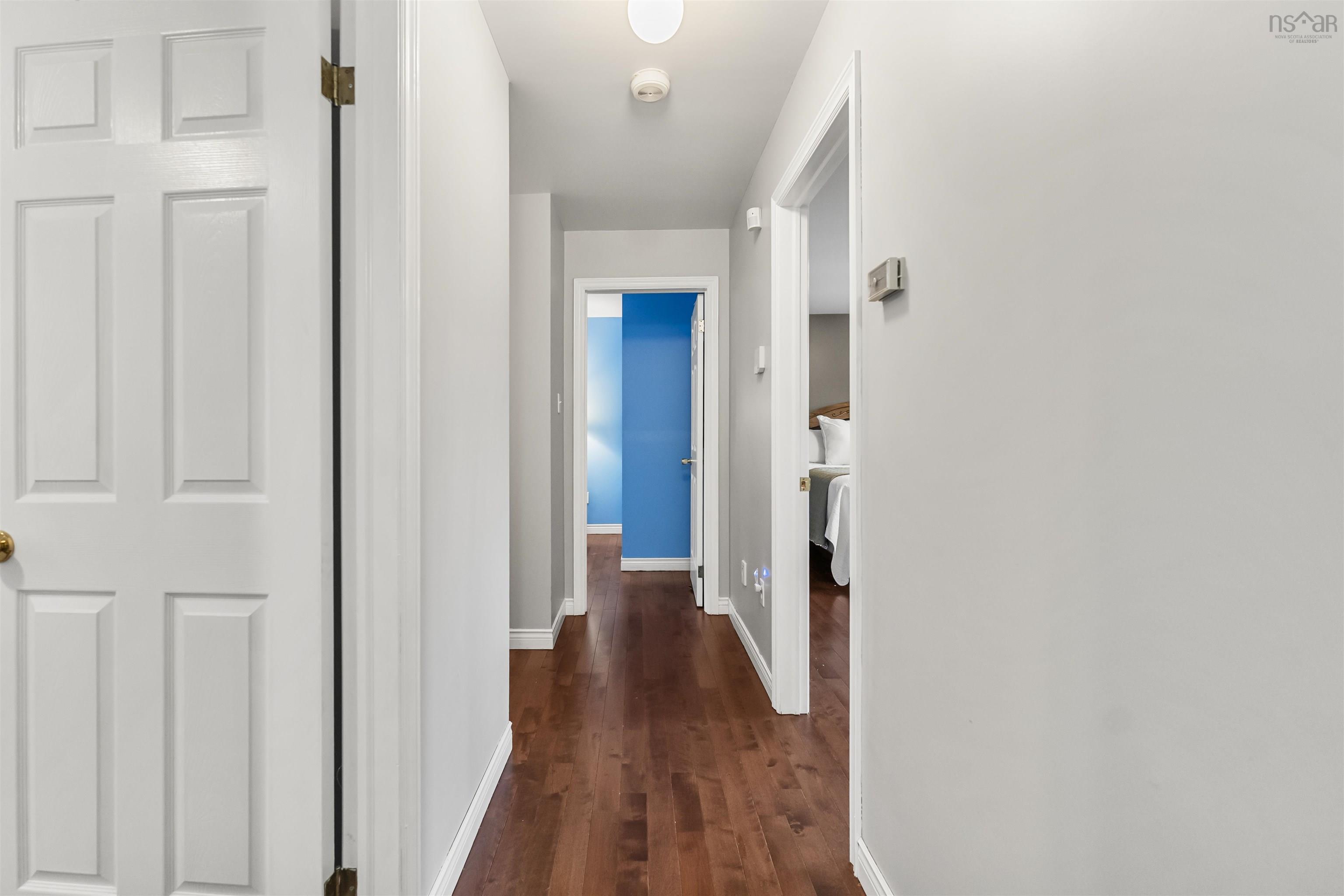 $699,900.00: 226 Kingswood Drive, Kingswood
