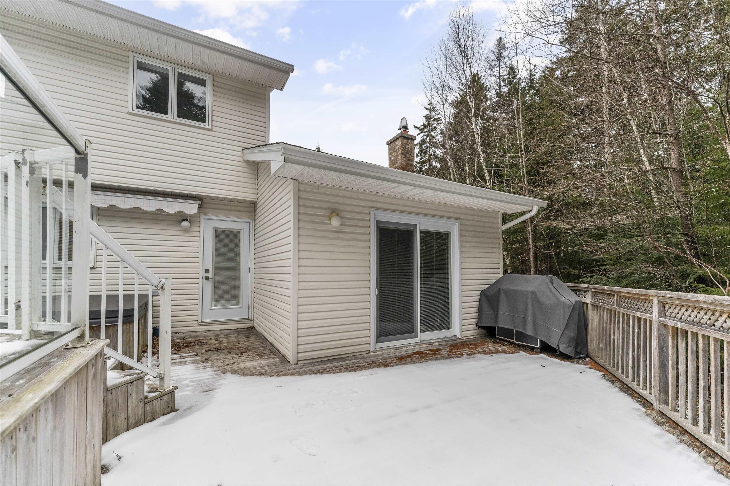 $699,900.00: 226 Kingswood Drive, Kingswood