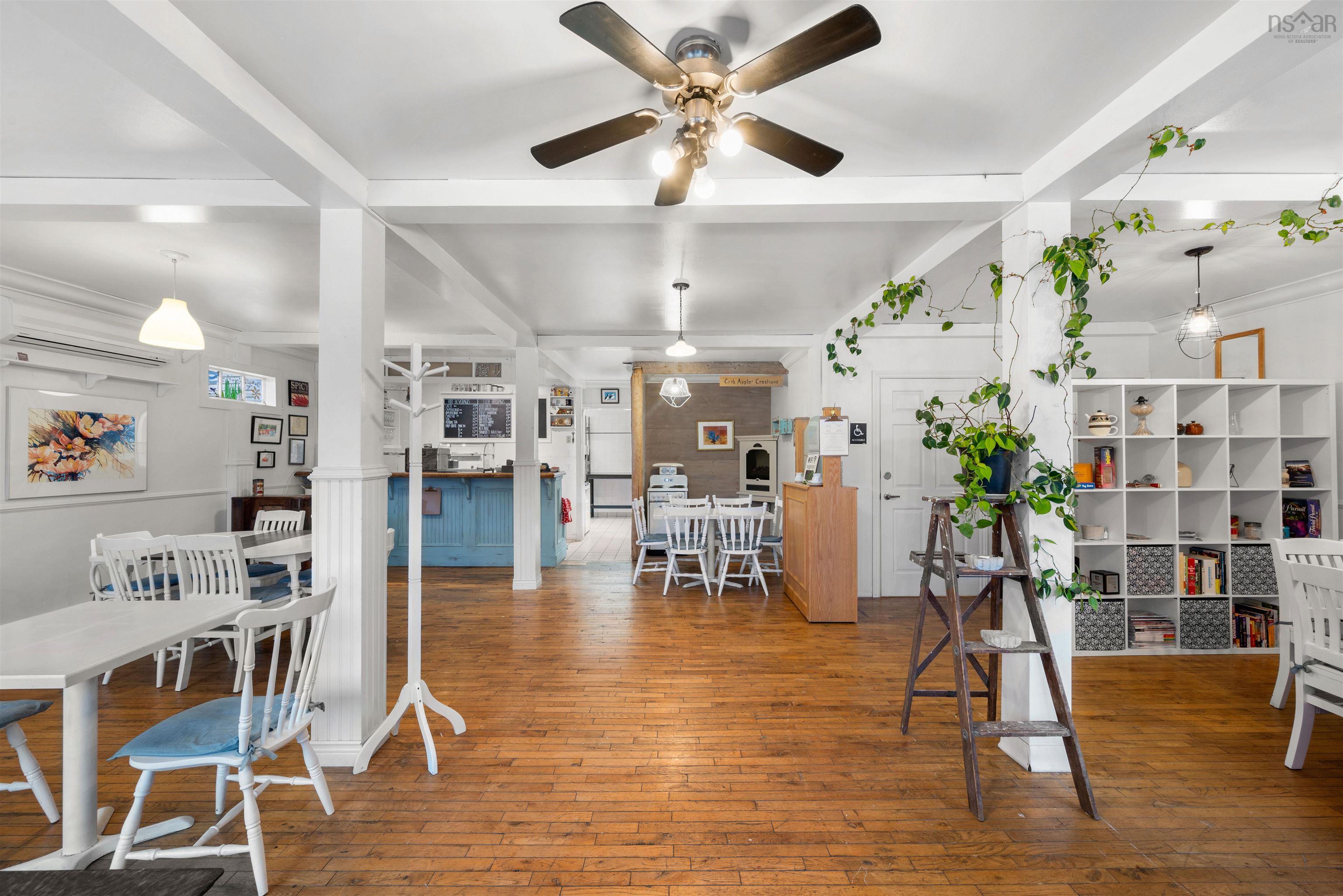 $434,800.00: 11377 Peggys Cove Road, Seabright