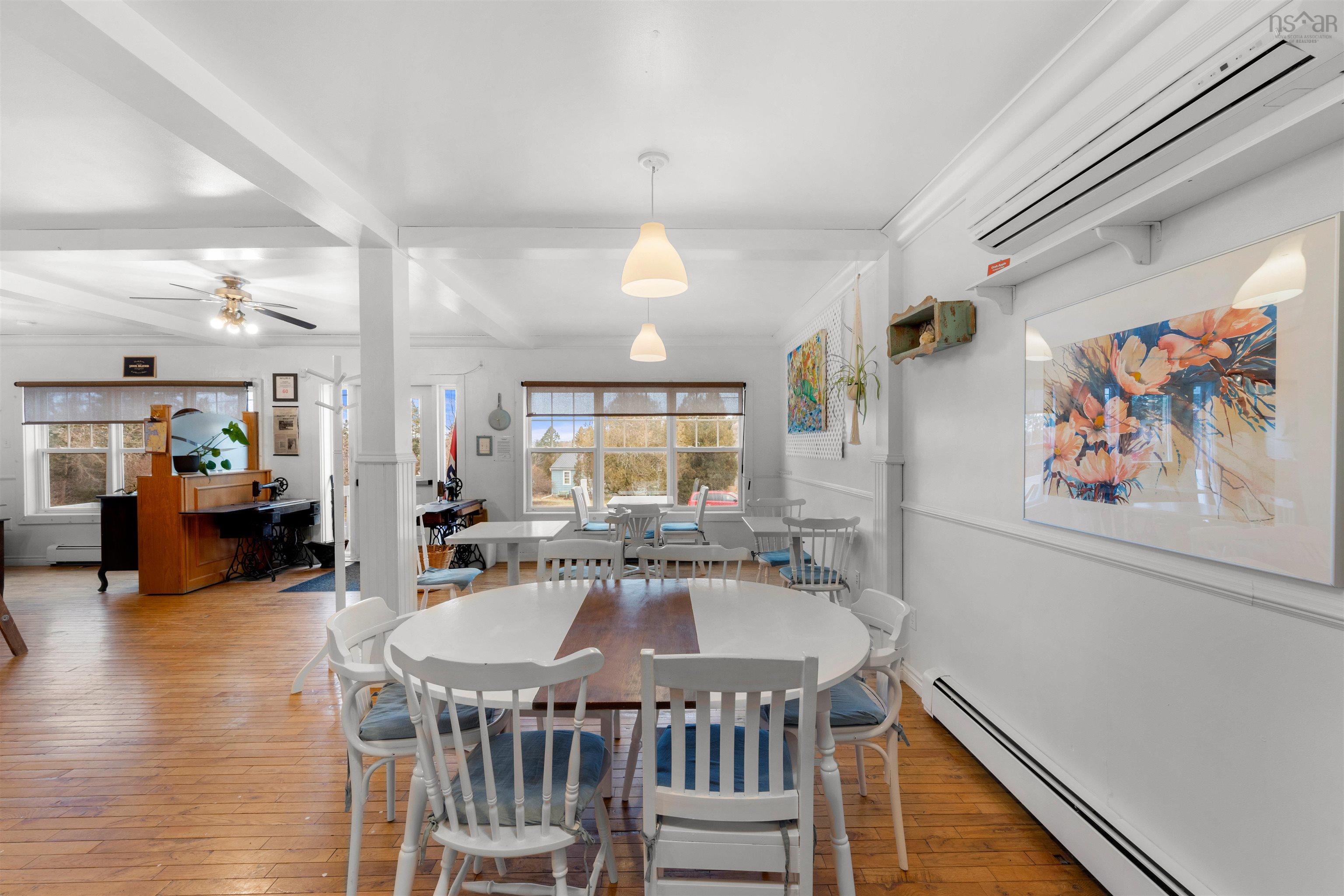 $474,000.00: 11377 Peggys Cove Road, Seabright