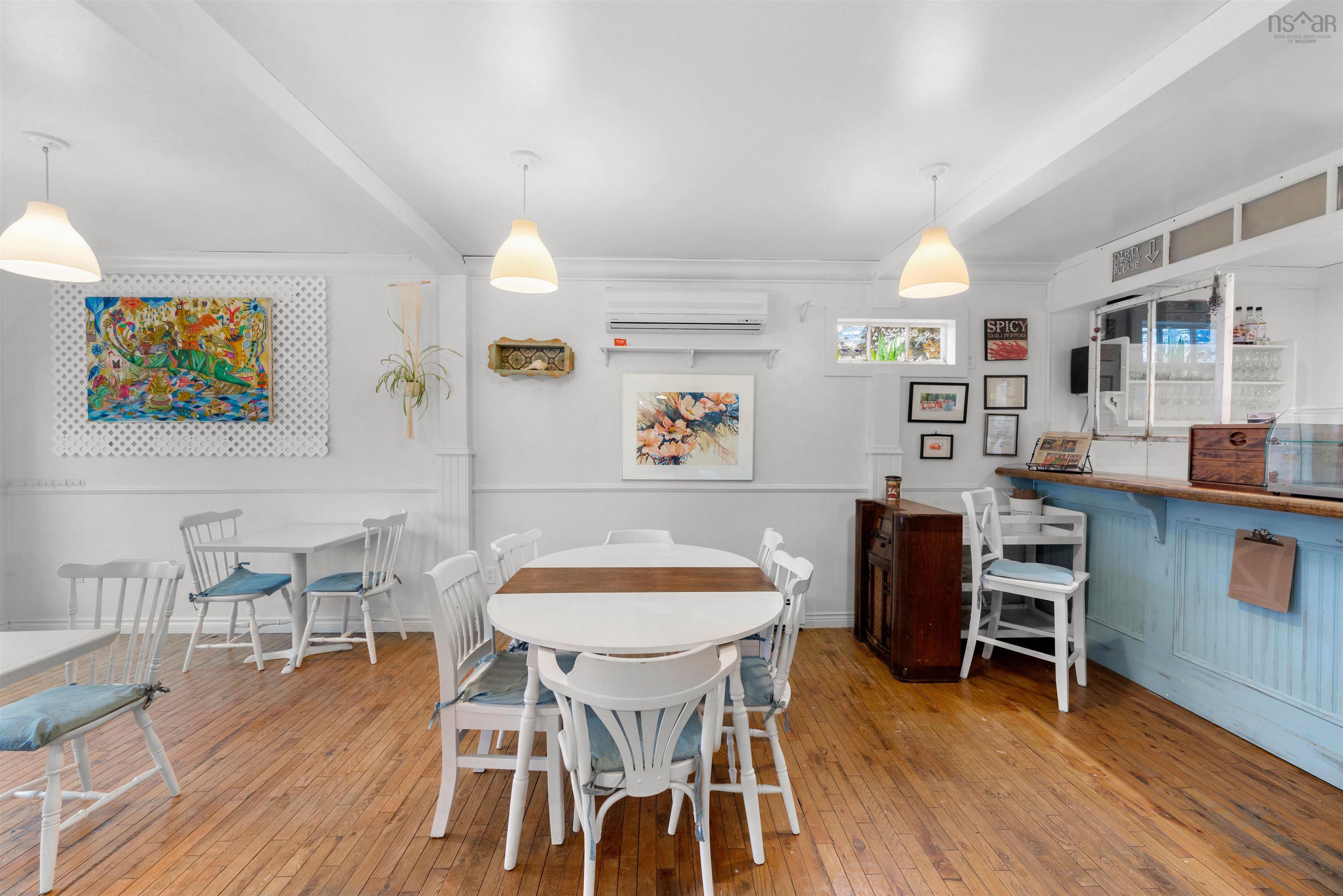 $474,000.00: 11377 Peggys Cove Road, Seabright