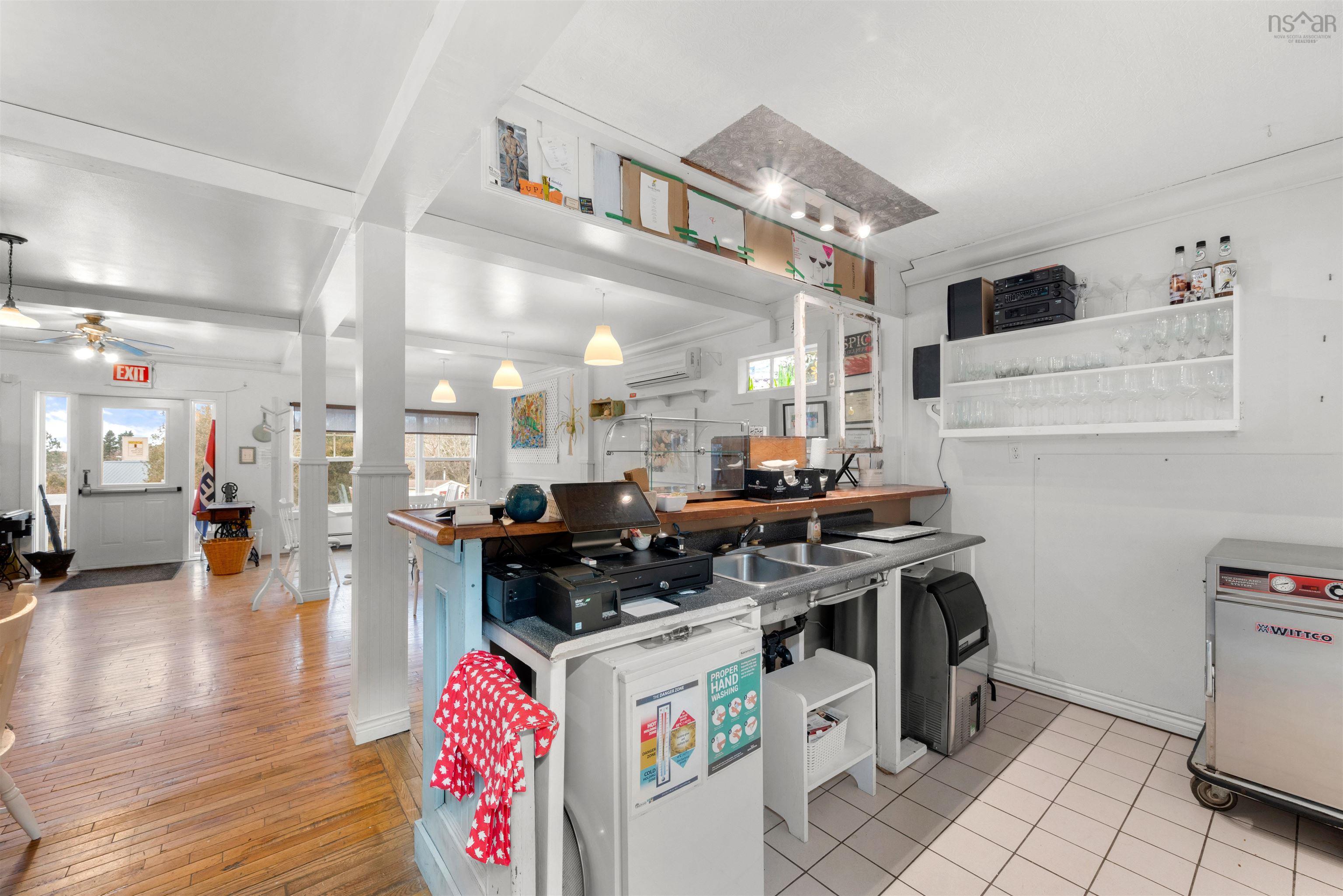 $474,000.00: 11377 Peggys Cove Road, Seabright