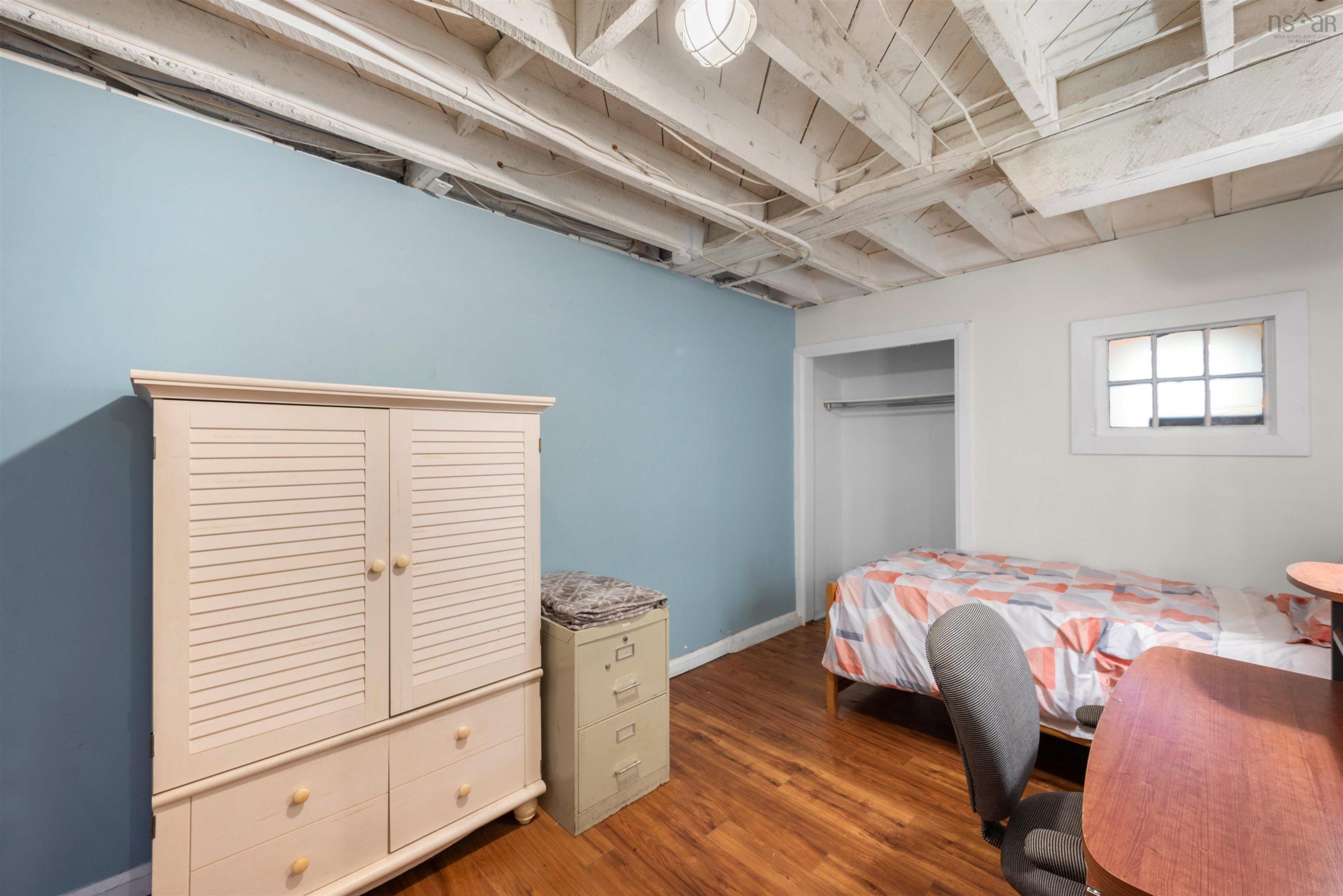 $474,000.00: 11377 Peggys Cove Road, Seabright