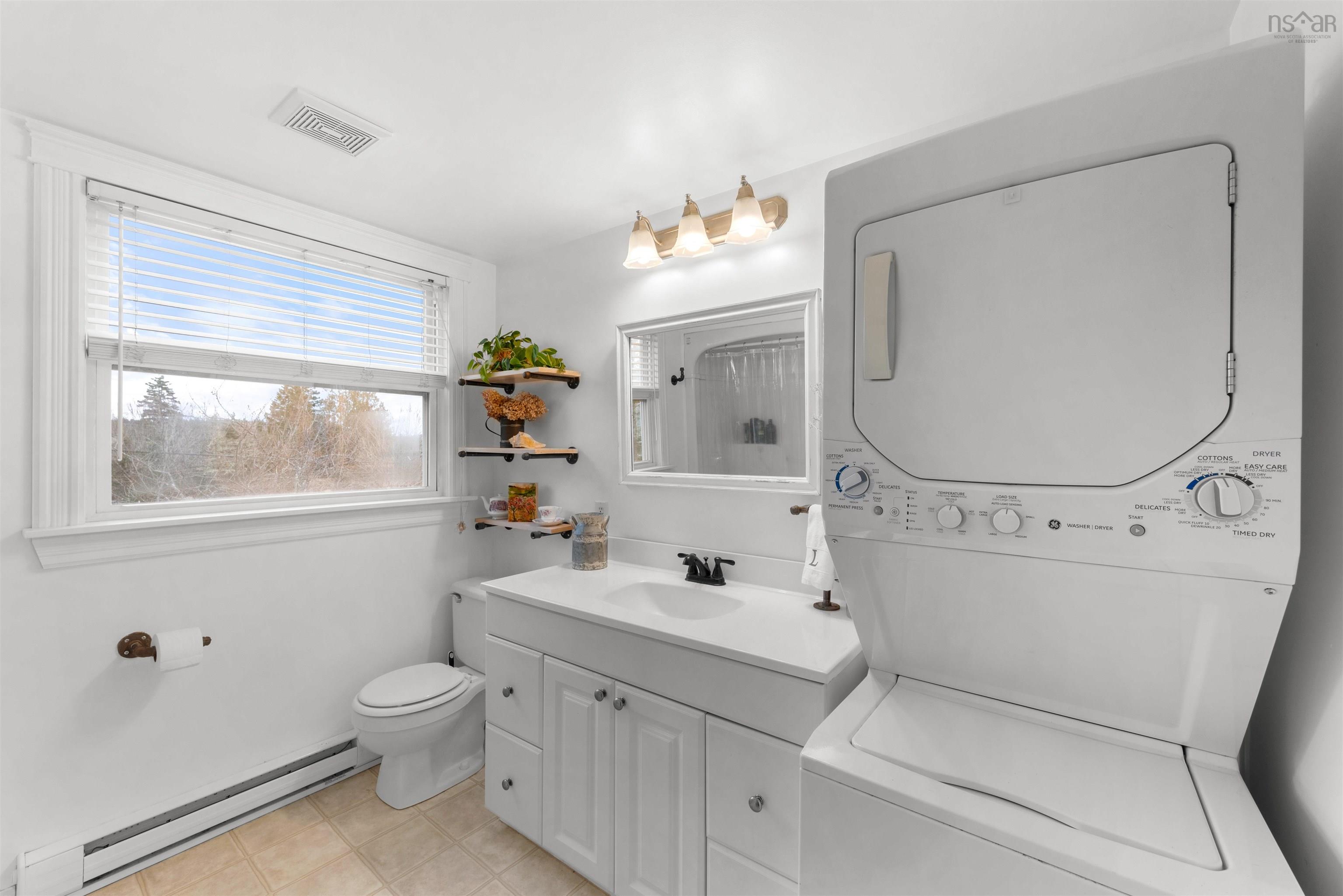 $474,000.00: 11377 Peggys Cove Road, Seabright