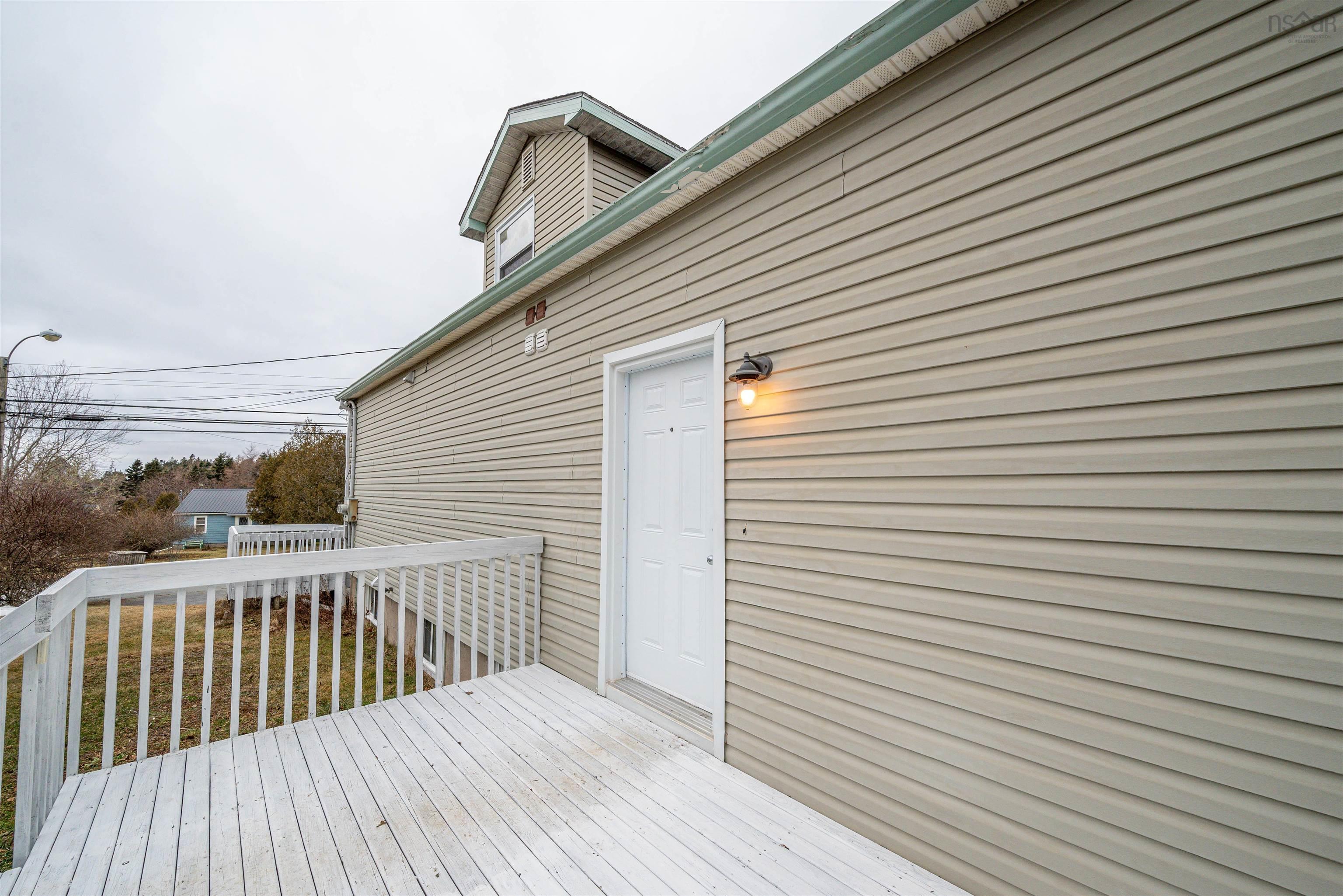 $474,000.00: 11377 Peggys Cove Road, Seabright