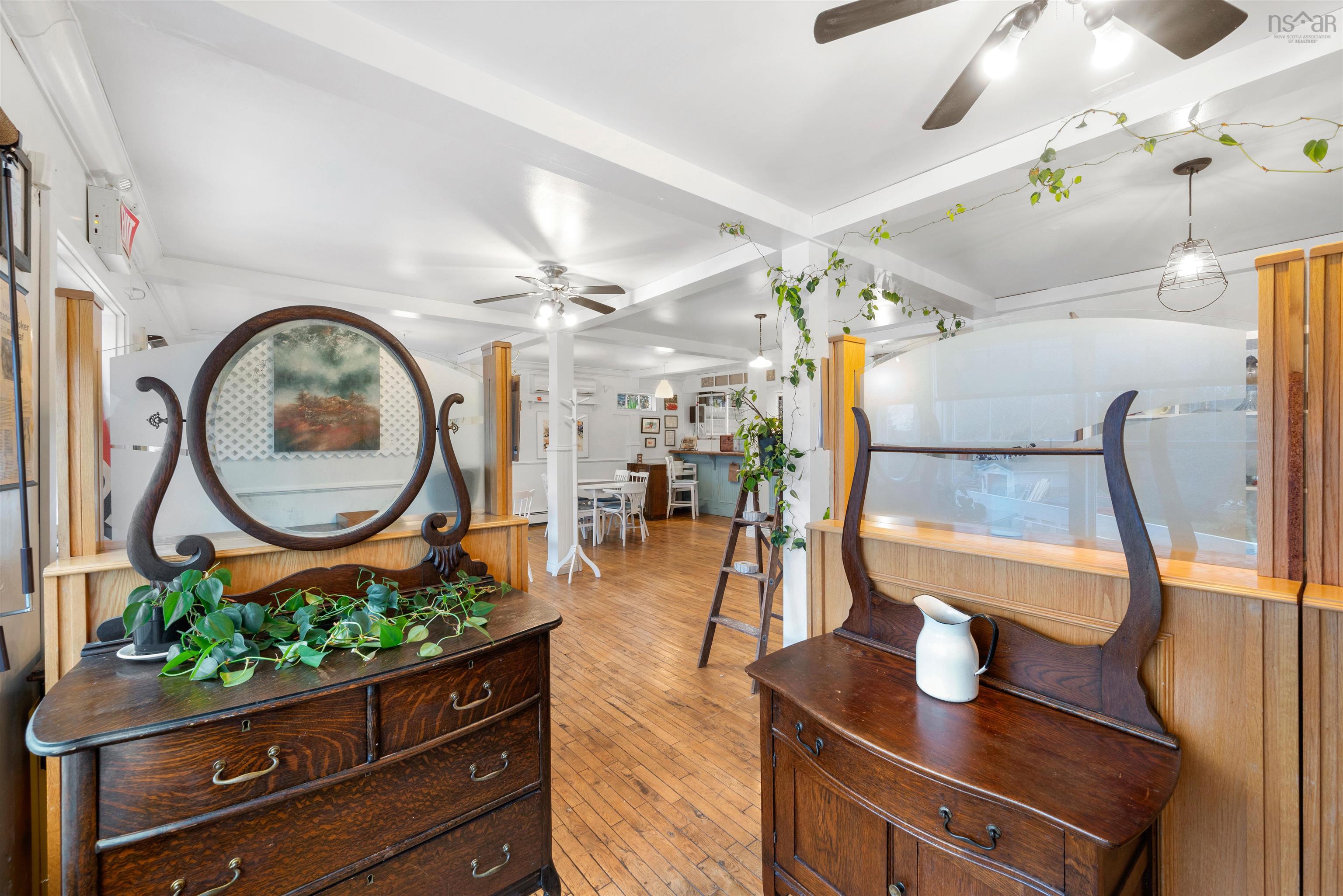 $474,000.00: 11377 Peggys Cove Road, Seabright