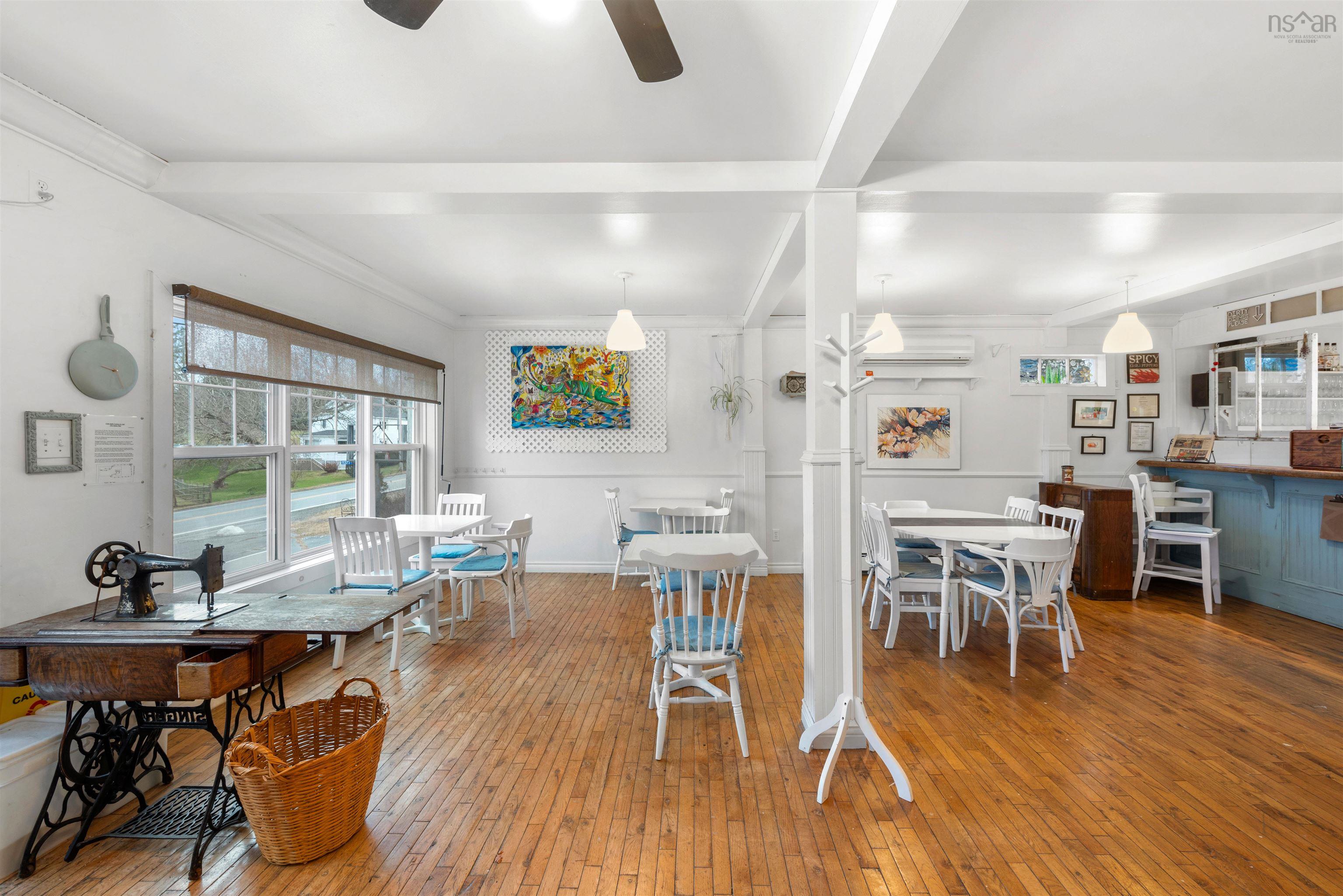 $474,000.00: 11377 Peggys Cove Road, Seabright