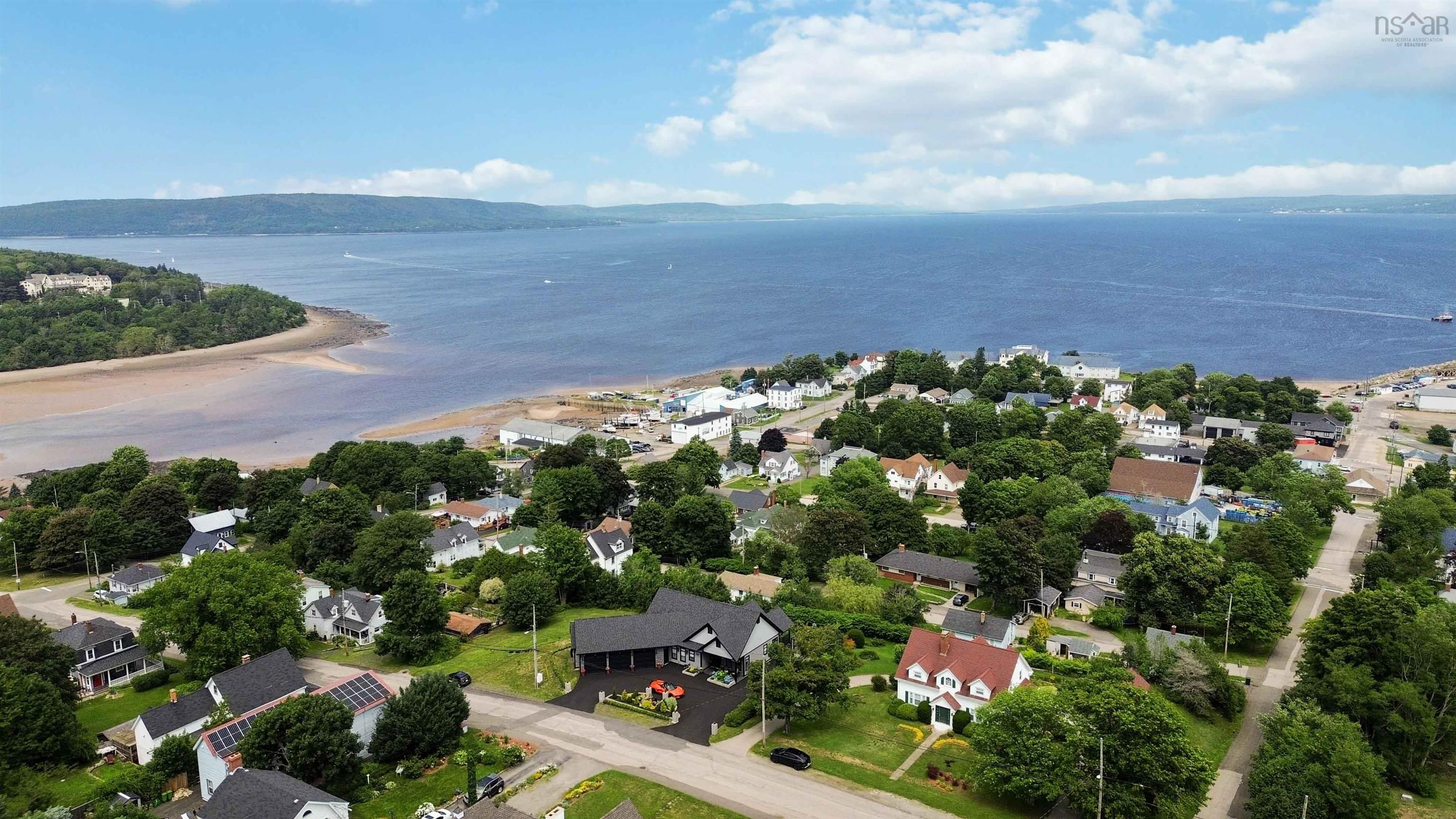 $1,290,000.00: 180 King Street, Digby