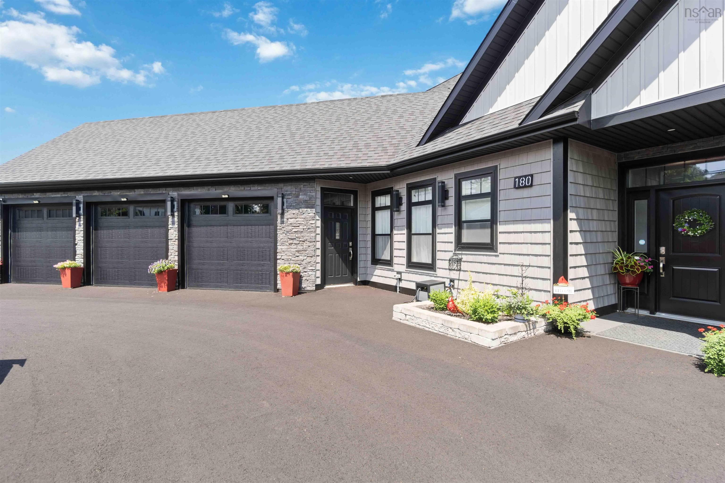 $1,290,000.00: 180 King Street, Digby
